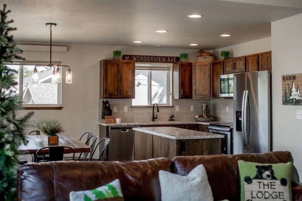 The Getaway,Hot Tub, AC, 2miles from RMNP, photo 12