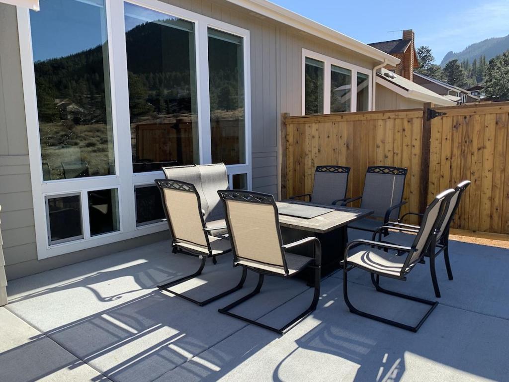 The Getaway,Hot Tub, AC, 2miles from RMNP