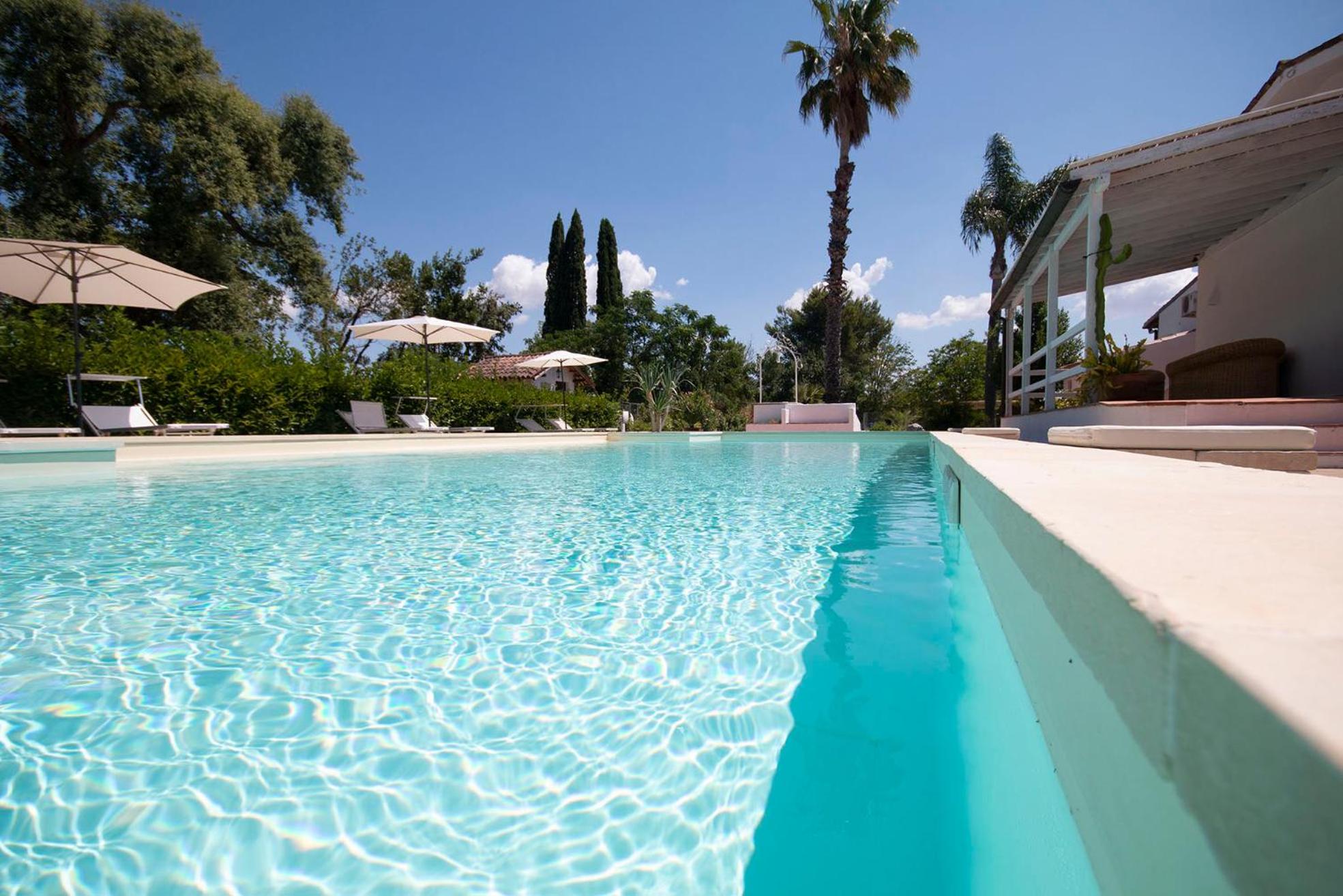 Villa Vetti - Exclusive Garden & Pool Retreat