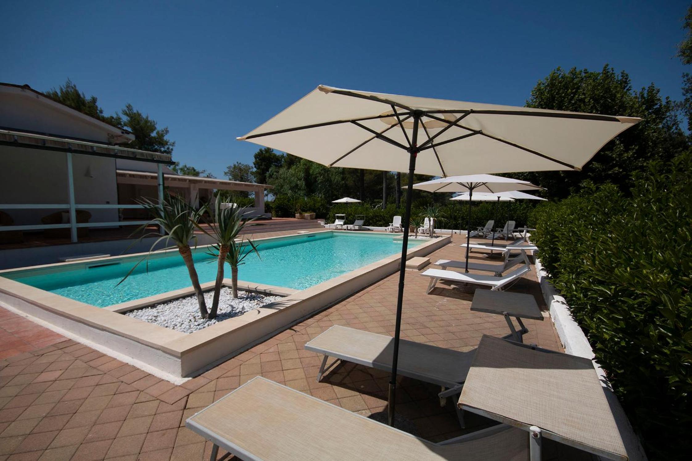 Villa Vetti - Exclusive Garden & Pool Retreat