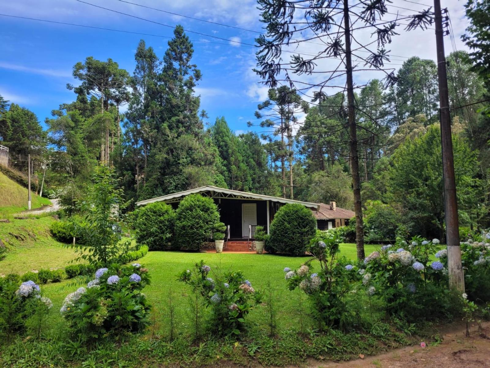 CASA EM CONDOMÍNIO