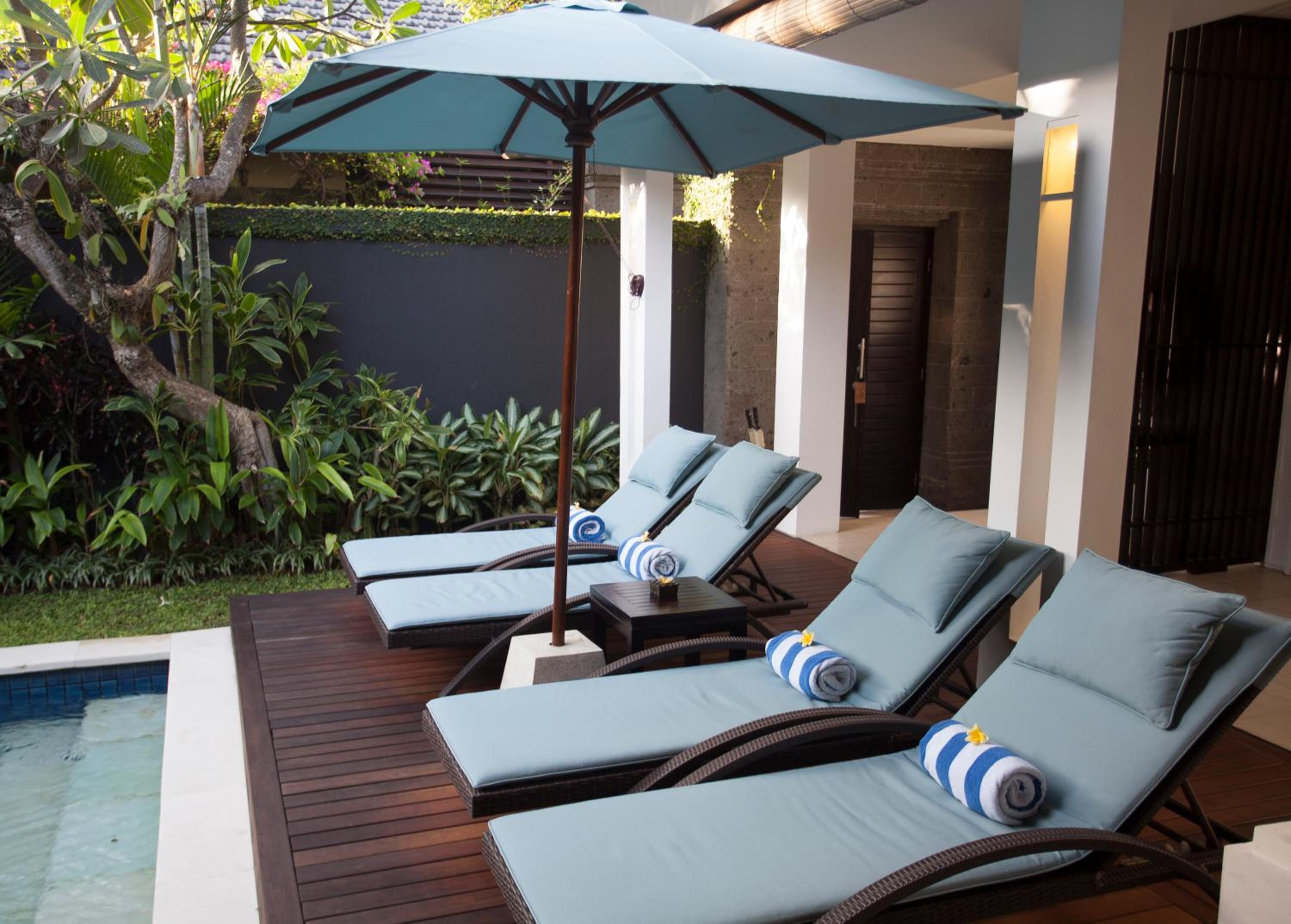 Lakshmi luxury villas, walk to the beach and Seminyak shopping view 3