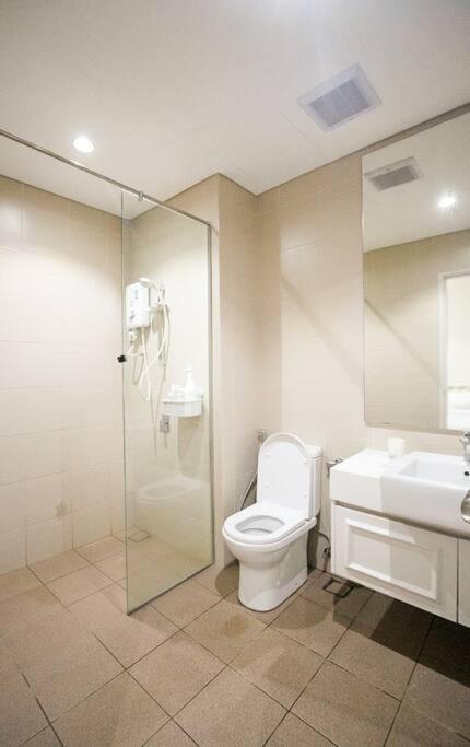 Luxury Penthouse iCity Near Mall & Themepark FREE PARKING photo 8