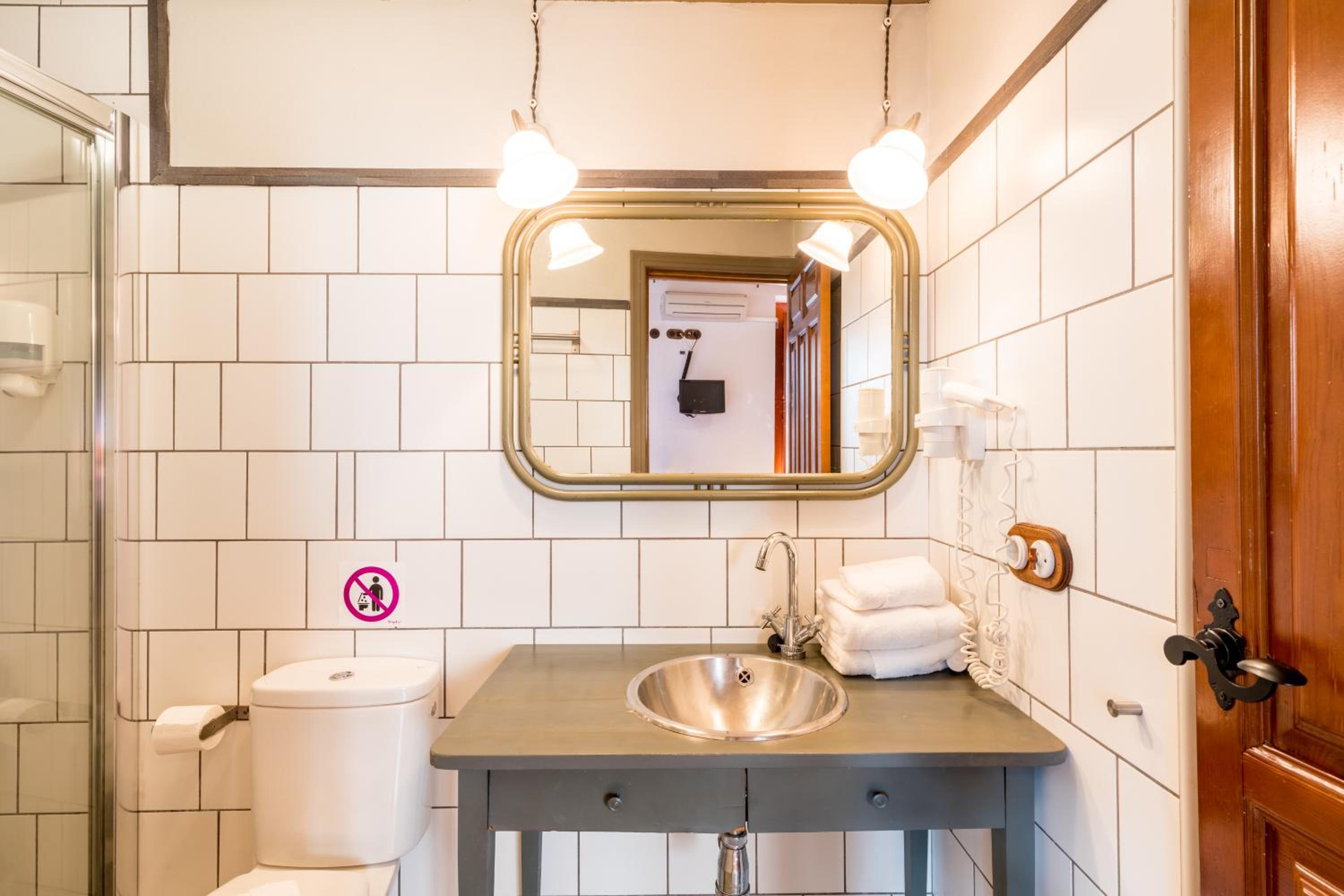 Alameda Suites Apartments