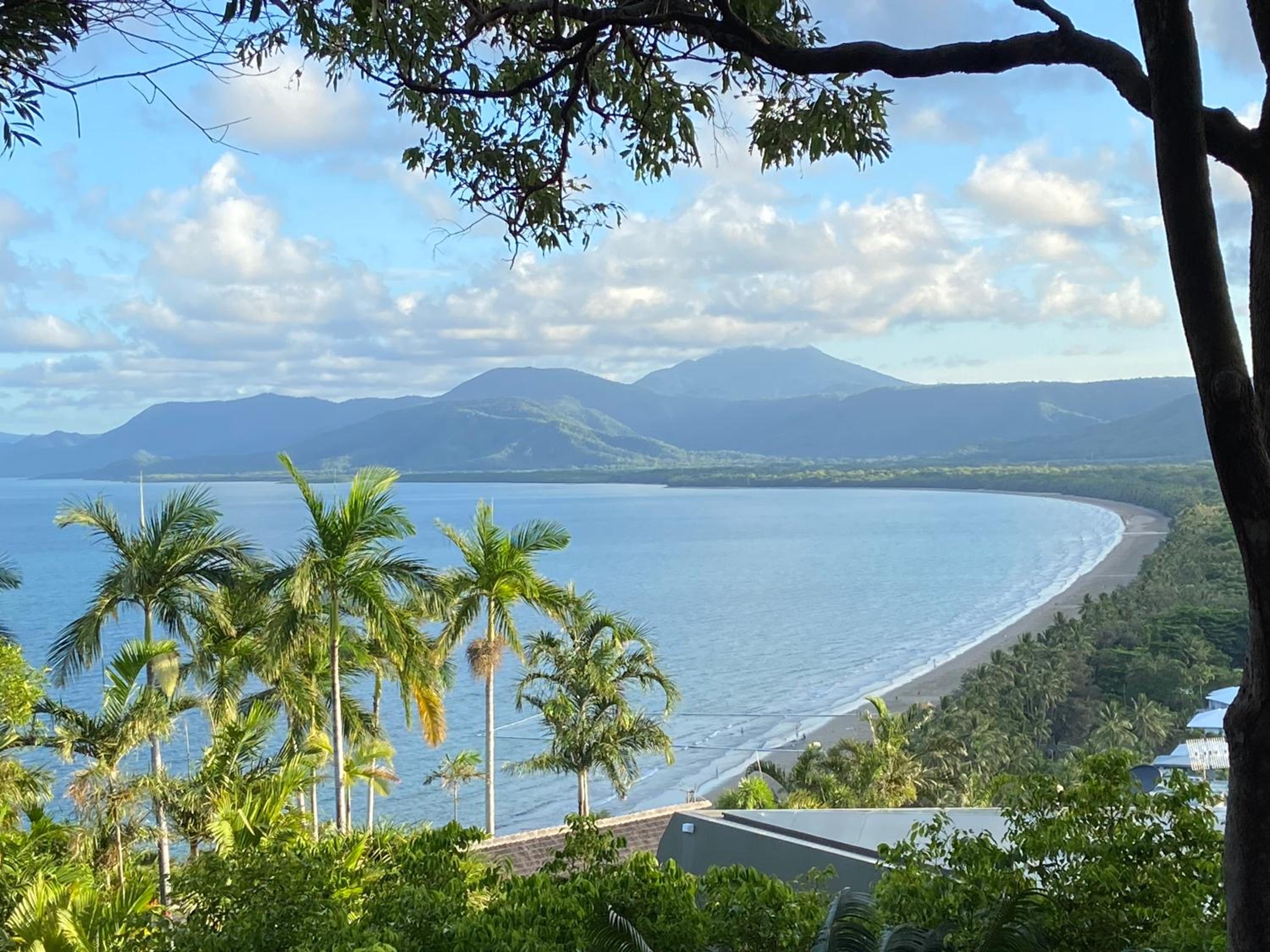 Entire 2 bedroom townhouse - Four Mile Beach Escapes - your home away from home