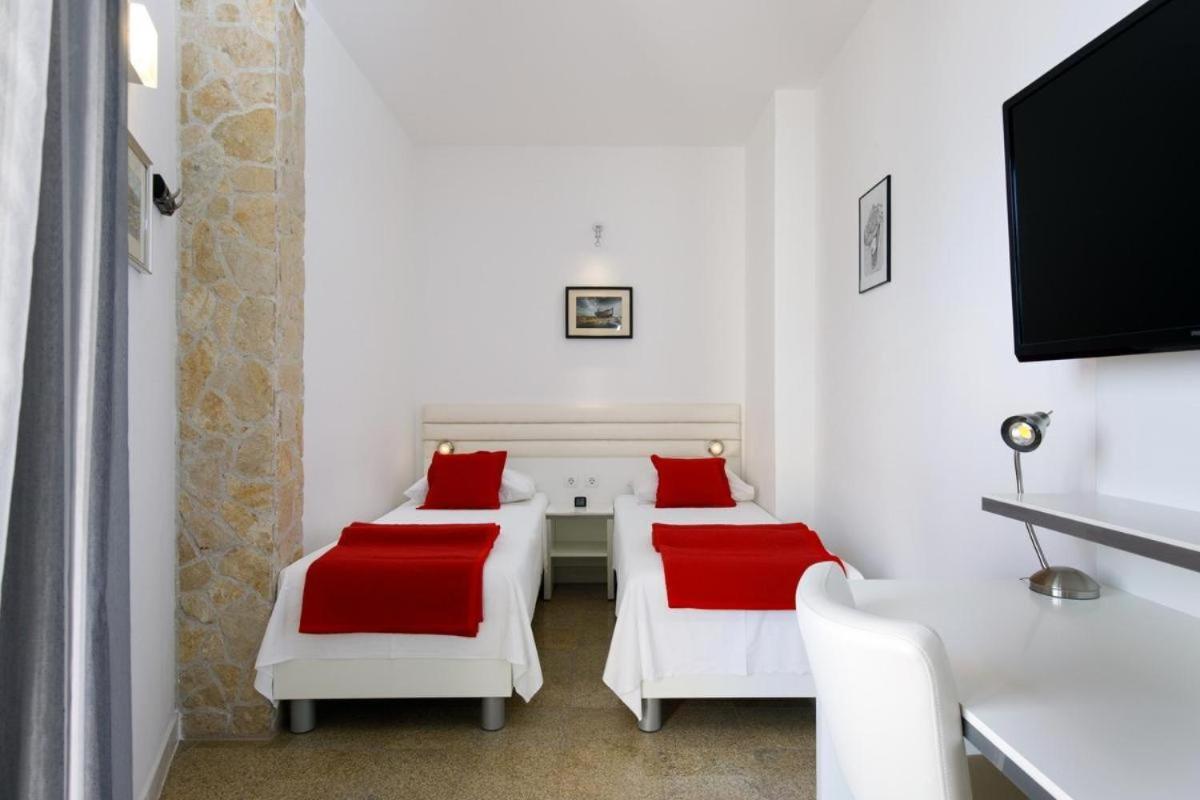 Ark Beach Apartment - Rabbit en Split — hotel room