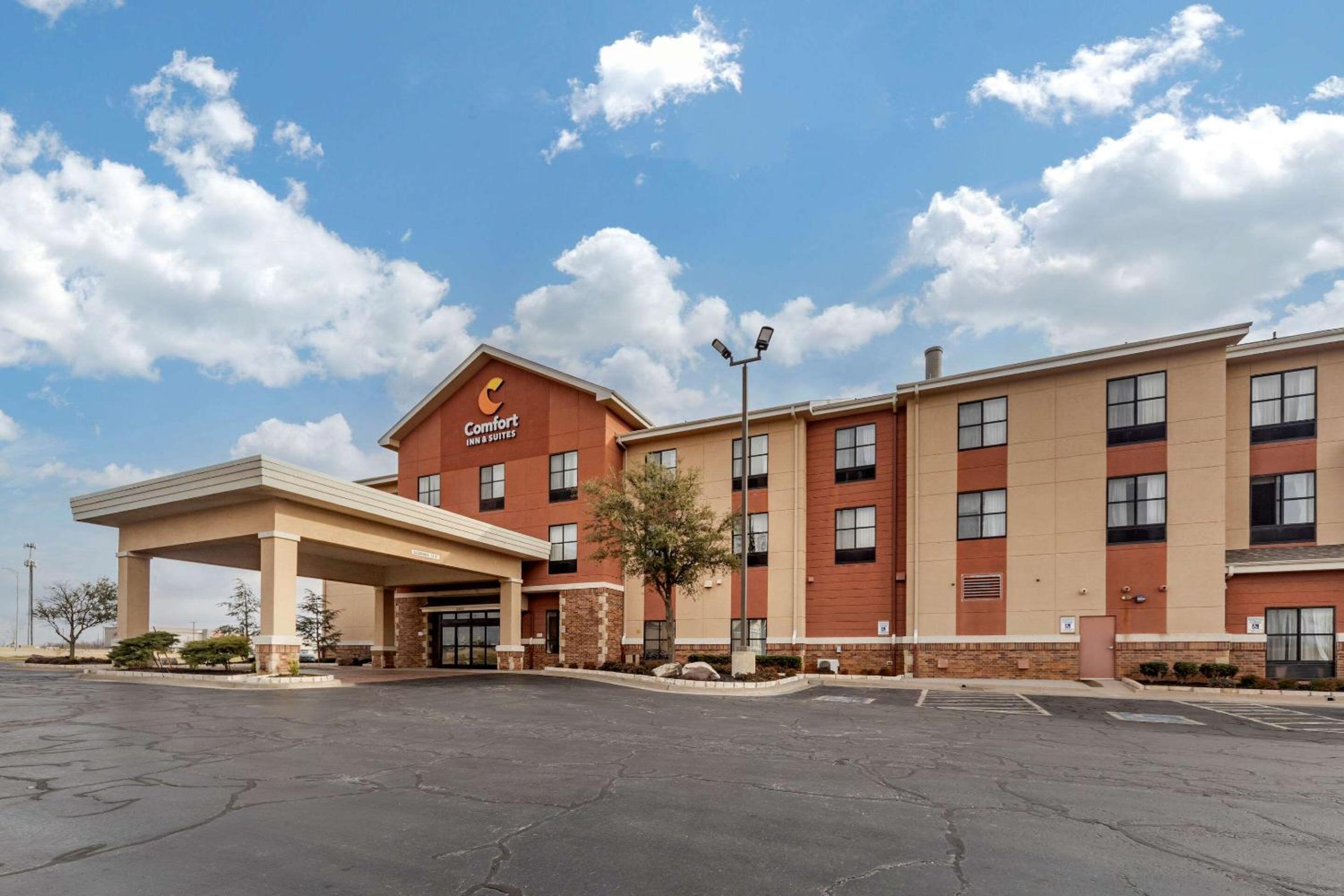 Spark by Hilton Shawnee view 2