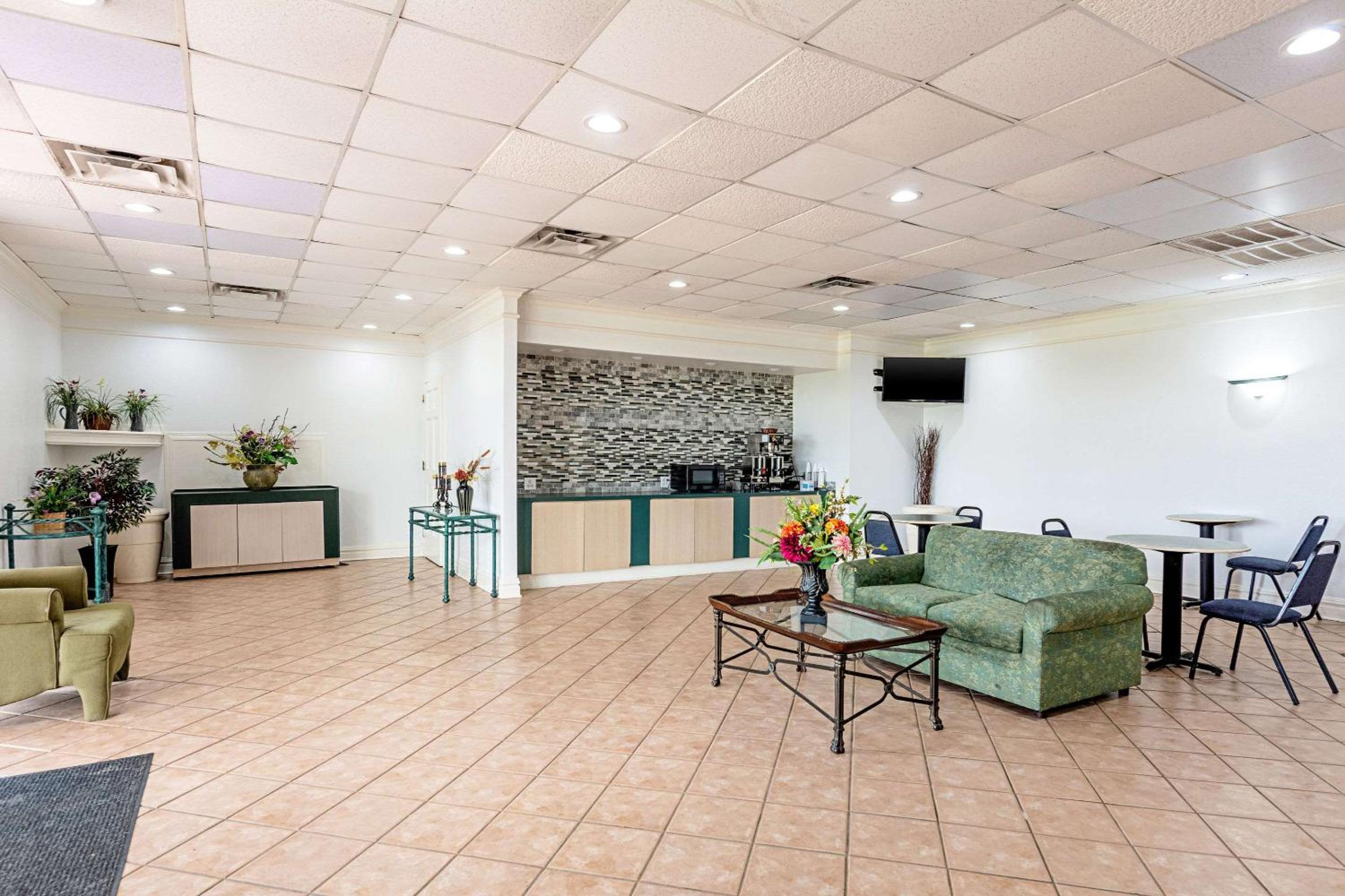 Rodeway Inn, Photo 13