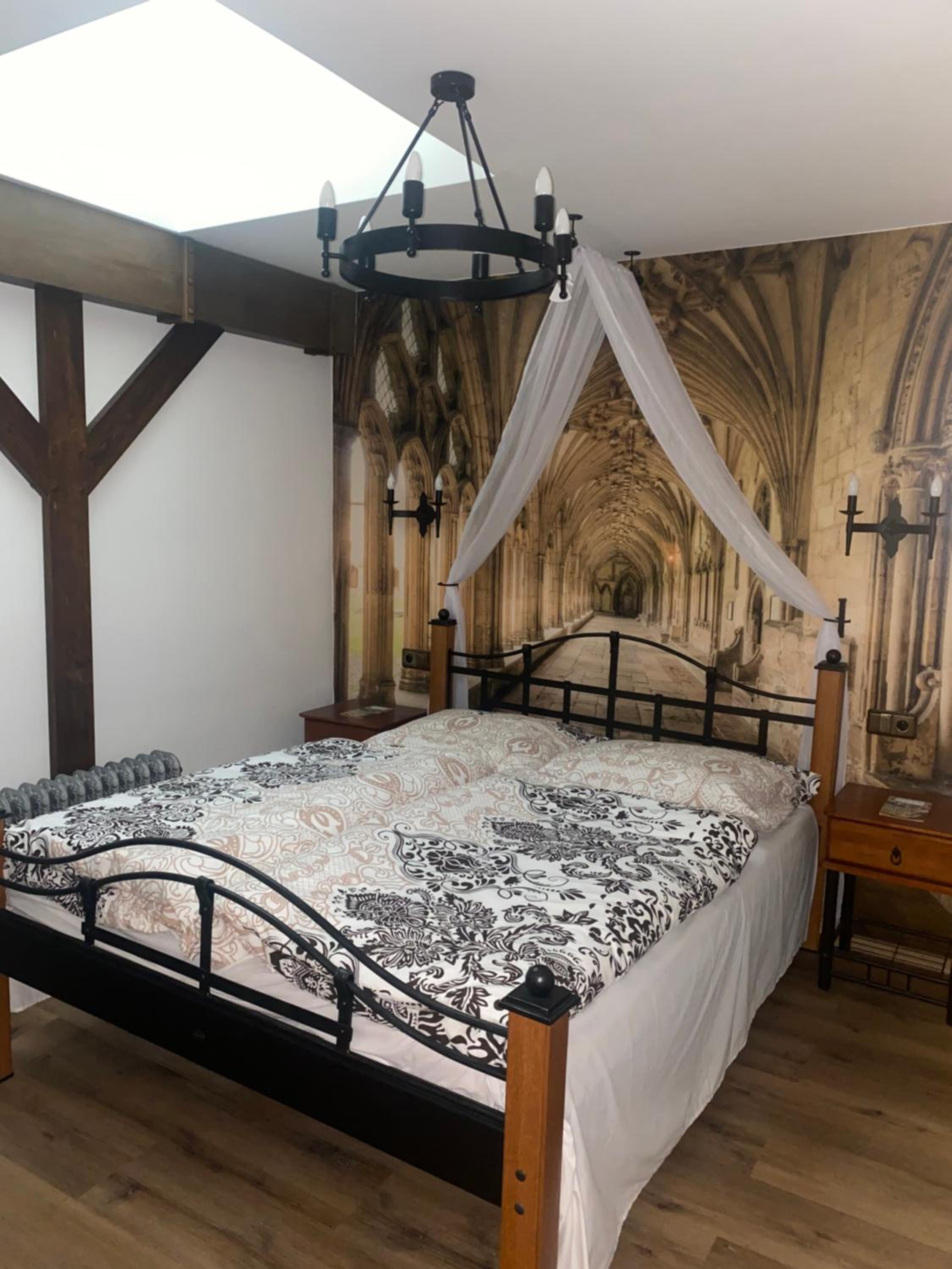 Superb Medieval Apartment view 5