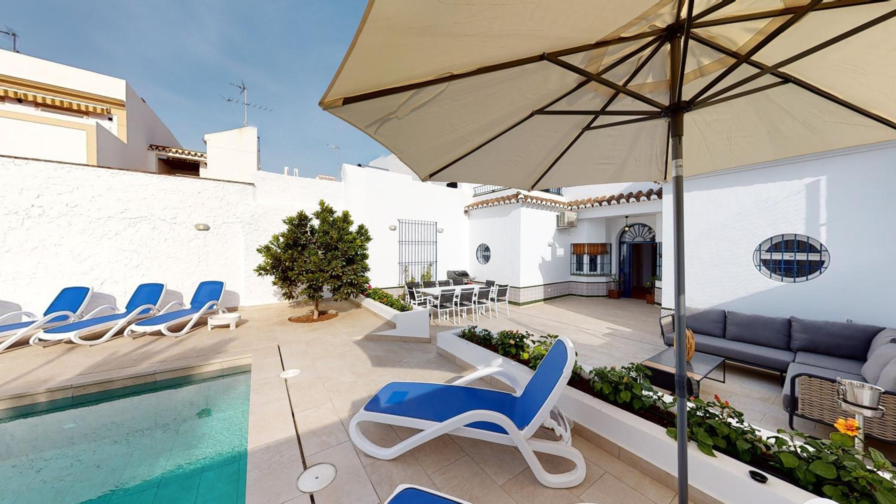 5 Bedroom-PrivatePool-Balcony-Sea View-Nerja photo 5