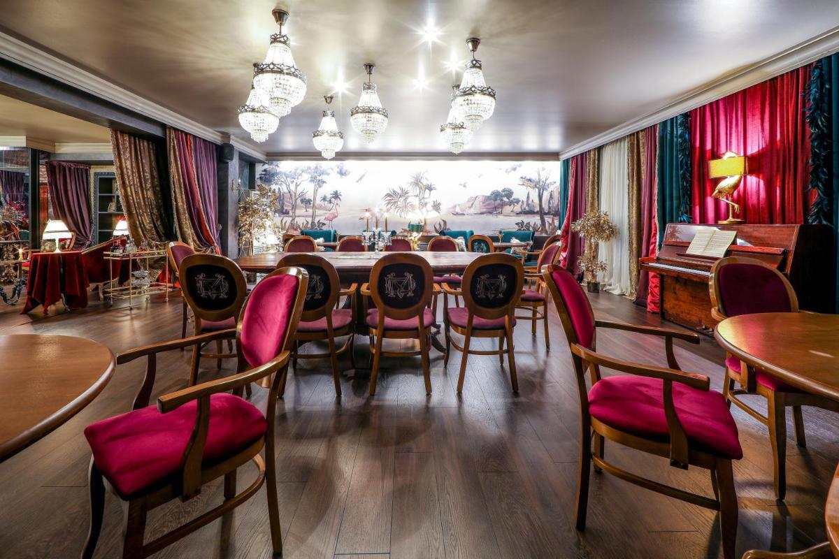 restaurant