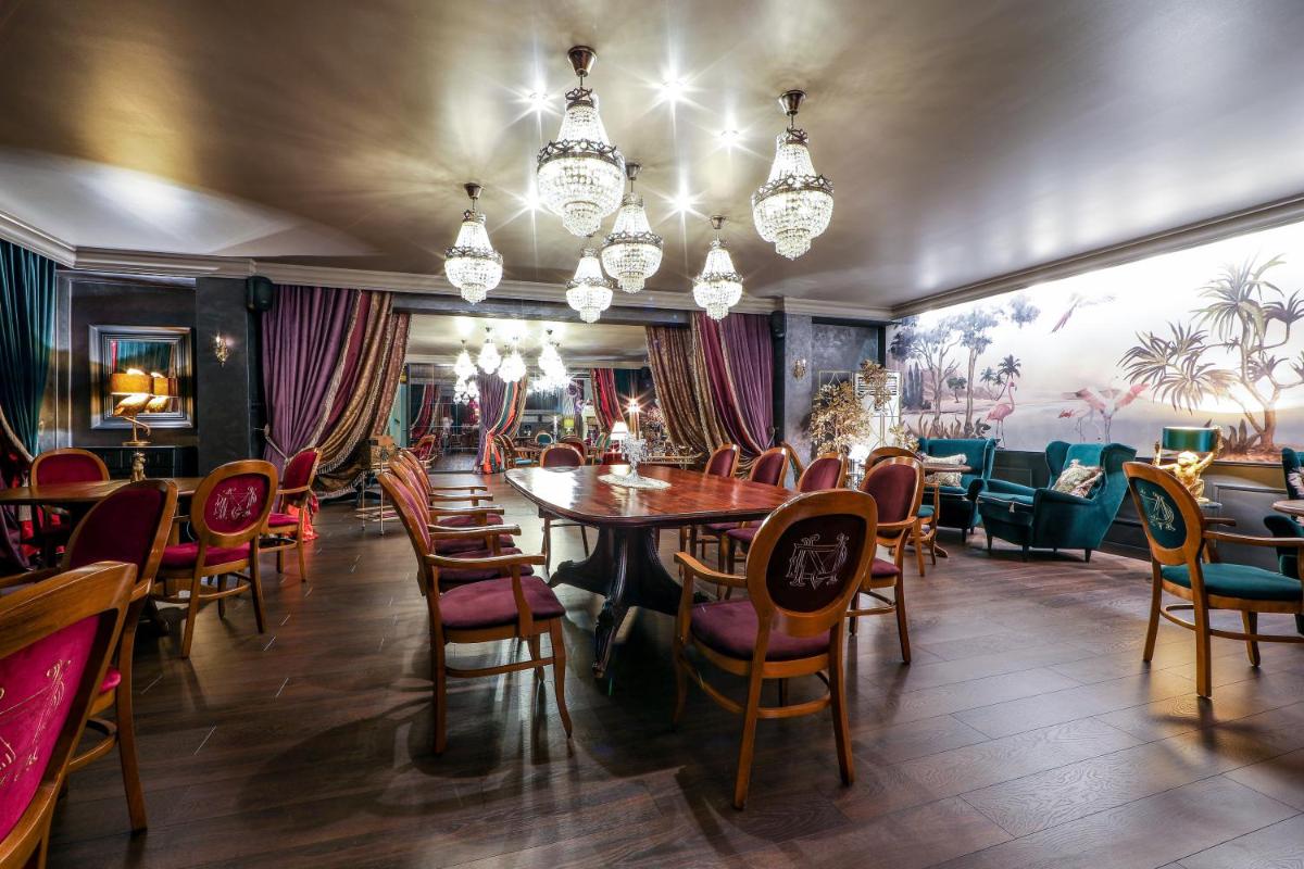restaurant