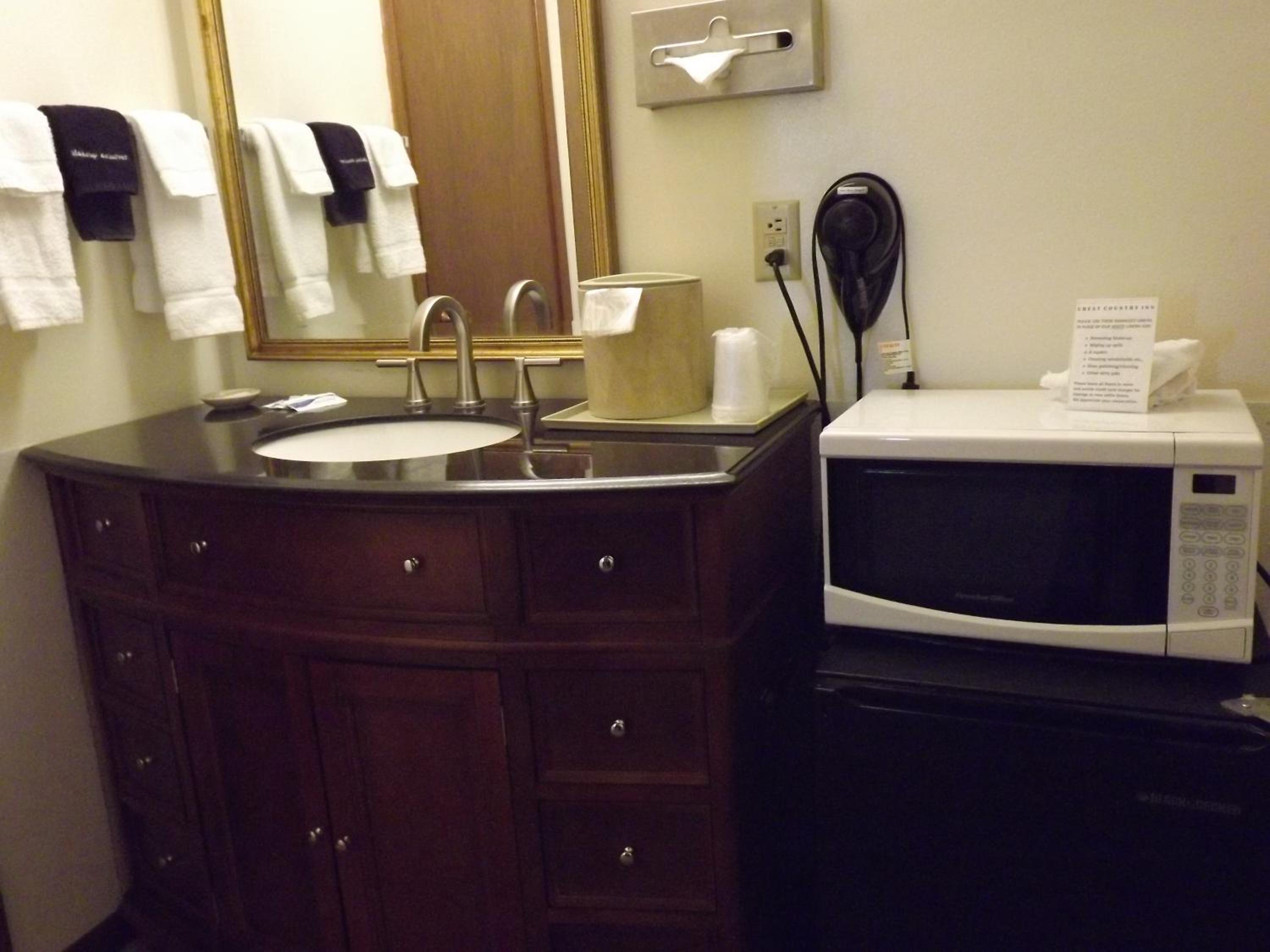 Crest Country Inn