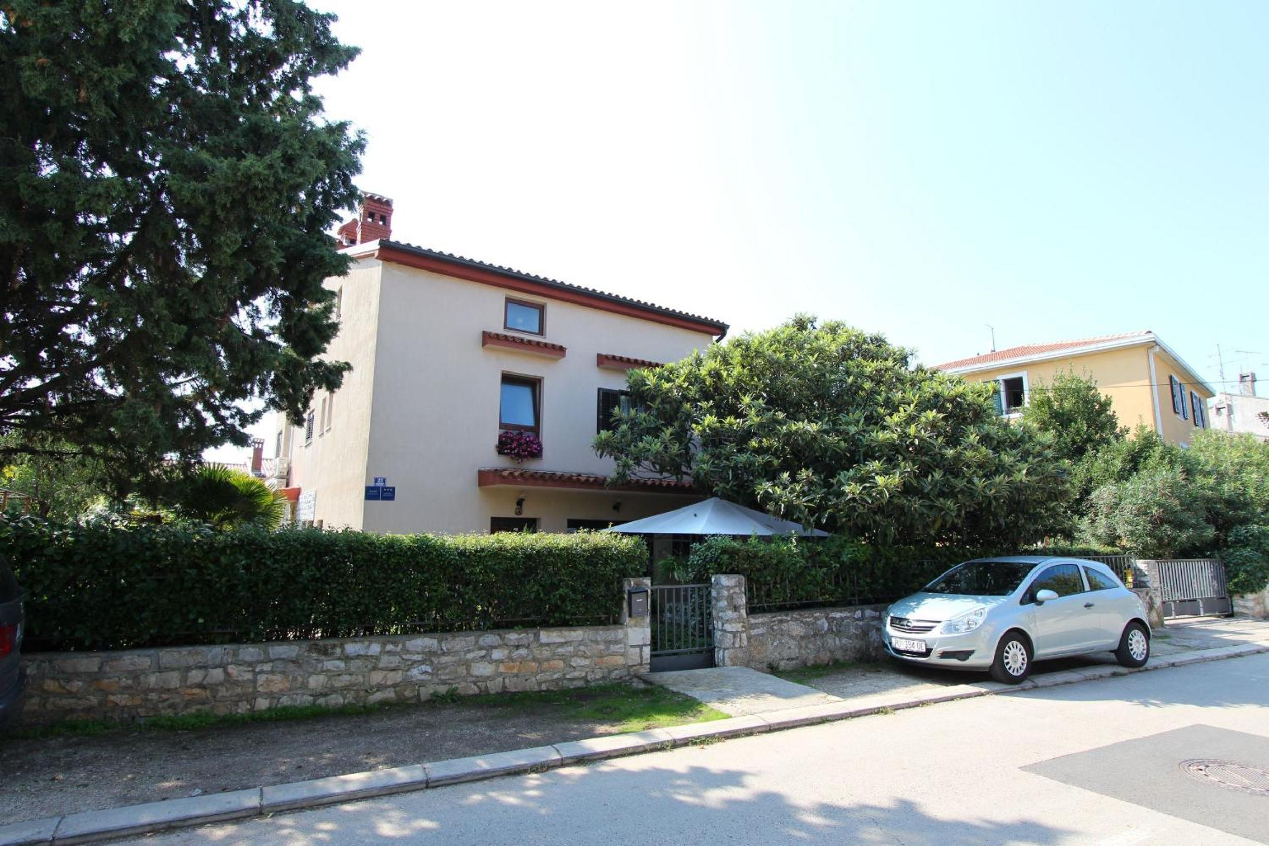 Apartments Lara