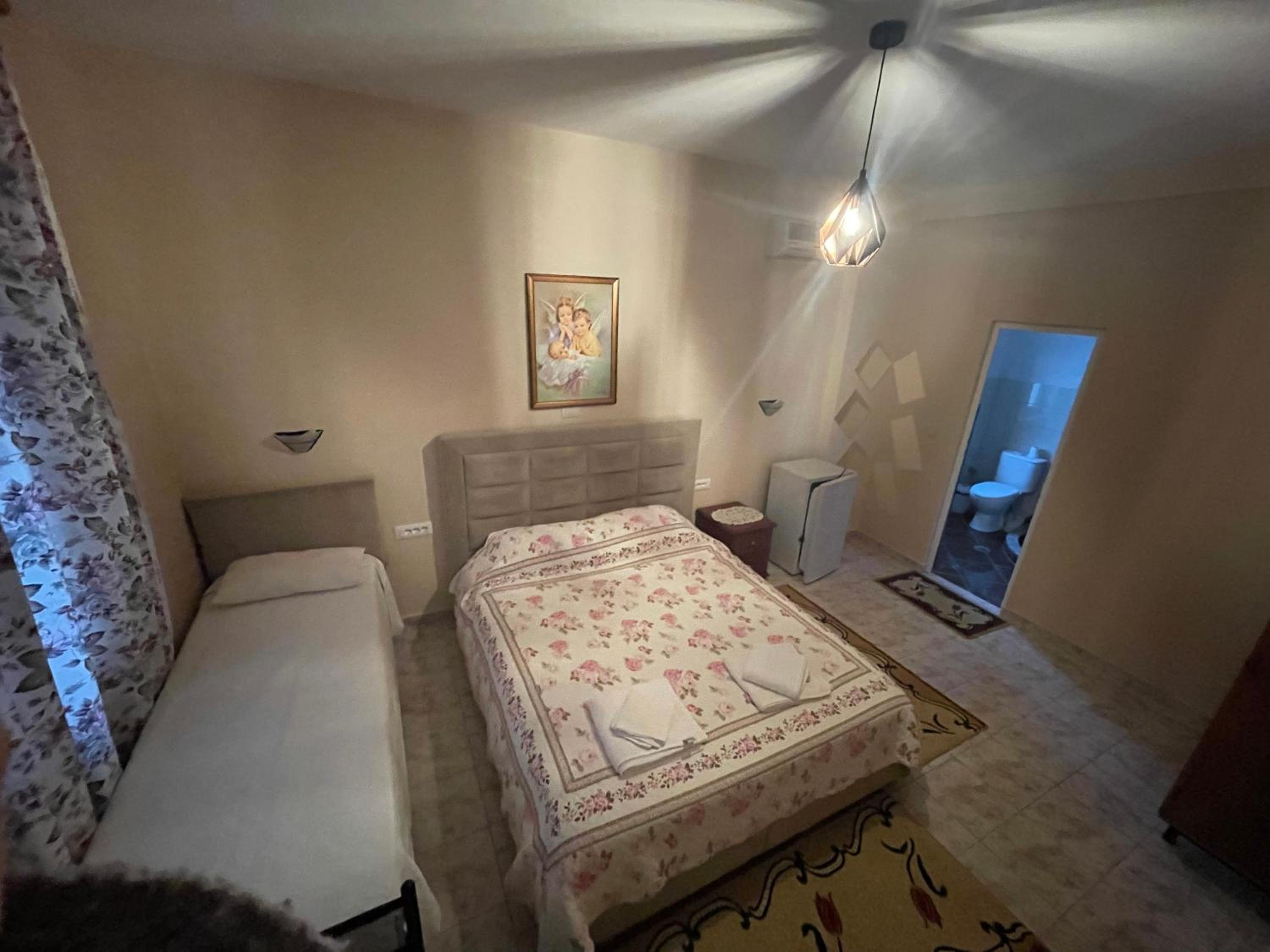 Oni's Apartments