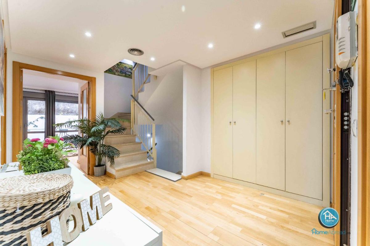 Super Deluxe Villa with FREE Parking Madrid Center photo 4