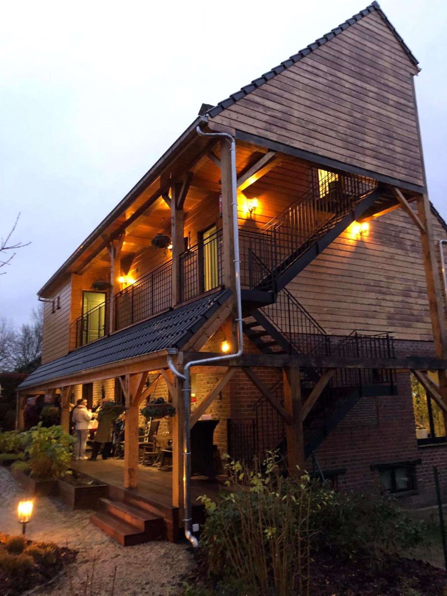 Hallerbos B&B in Bluebell Forest