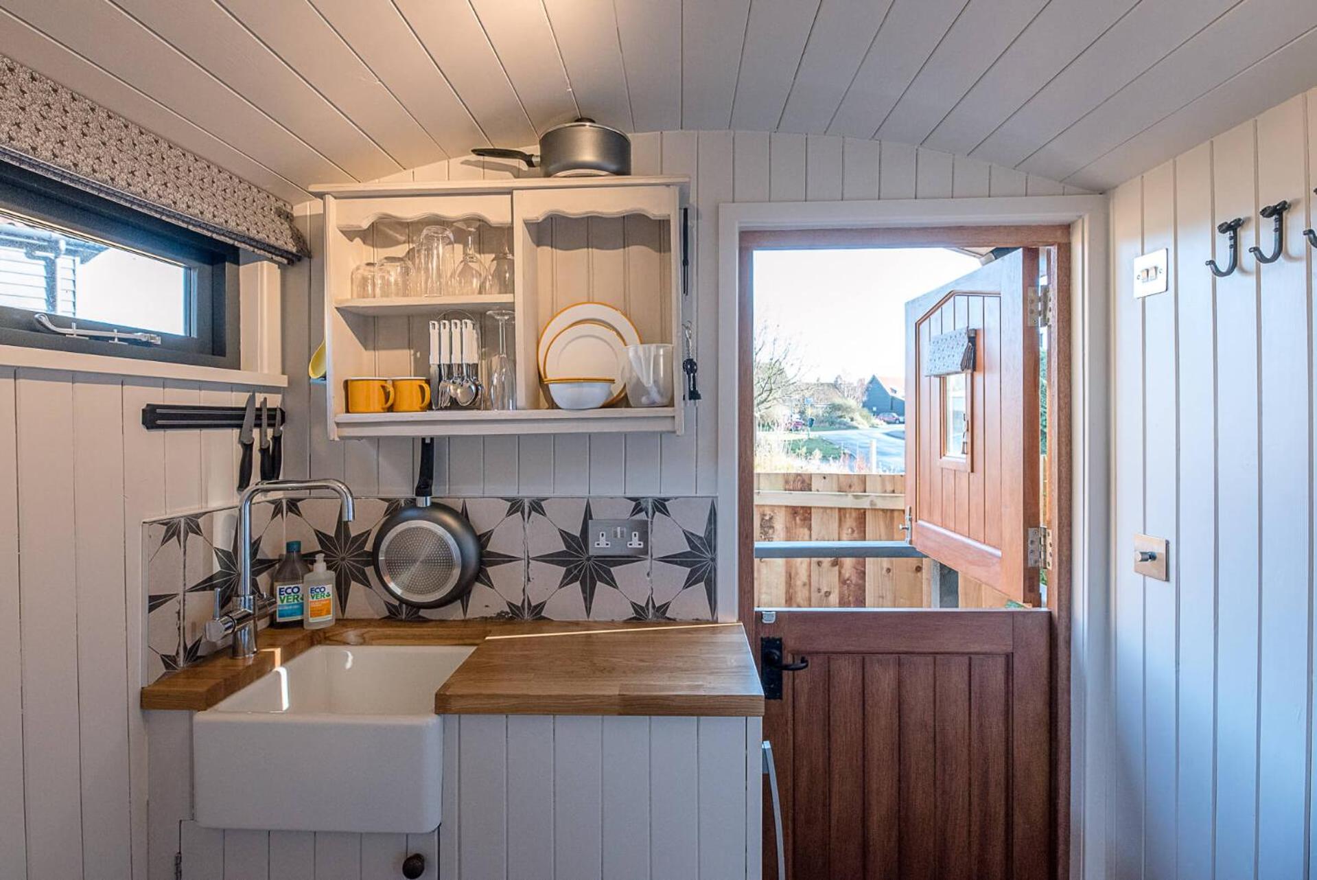 Bo Peep Shepherds Hut, Thorpeness view 5