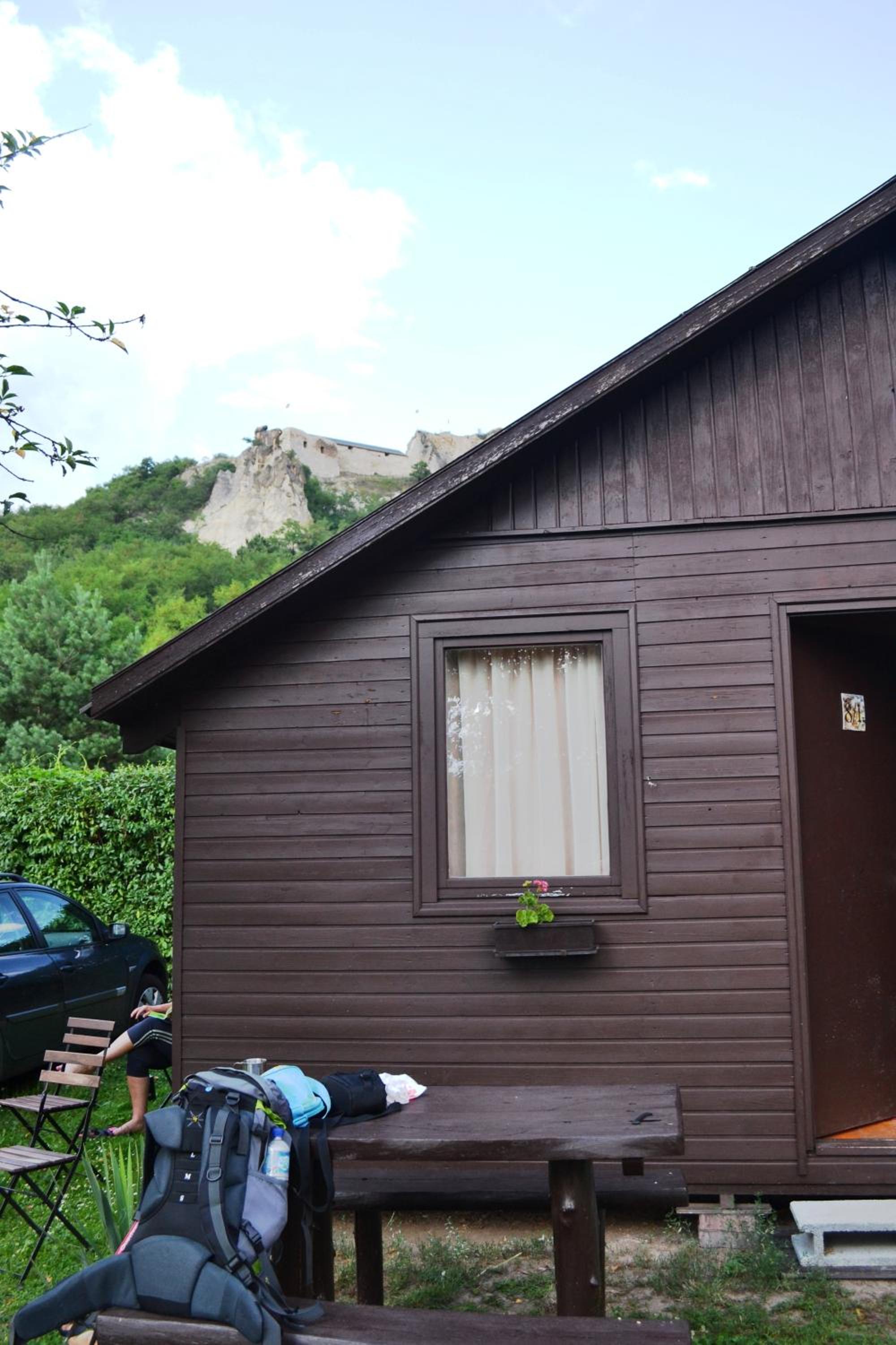 VÁR-CAMPING