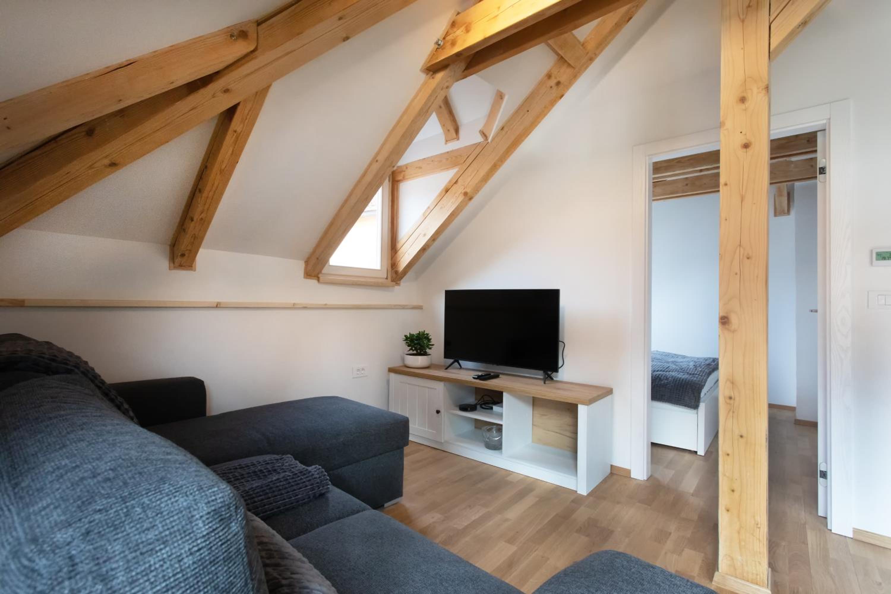 Bright & Spacious Loft In The Heart Of Old Town view 4