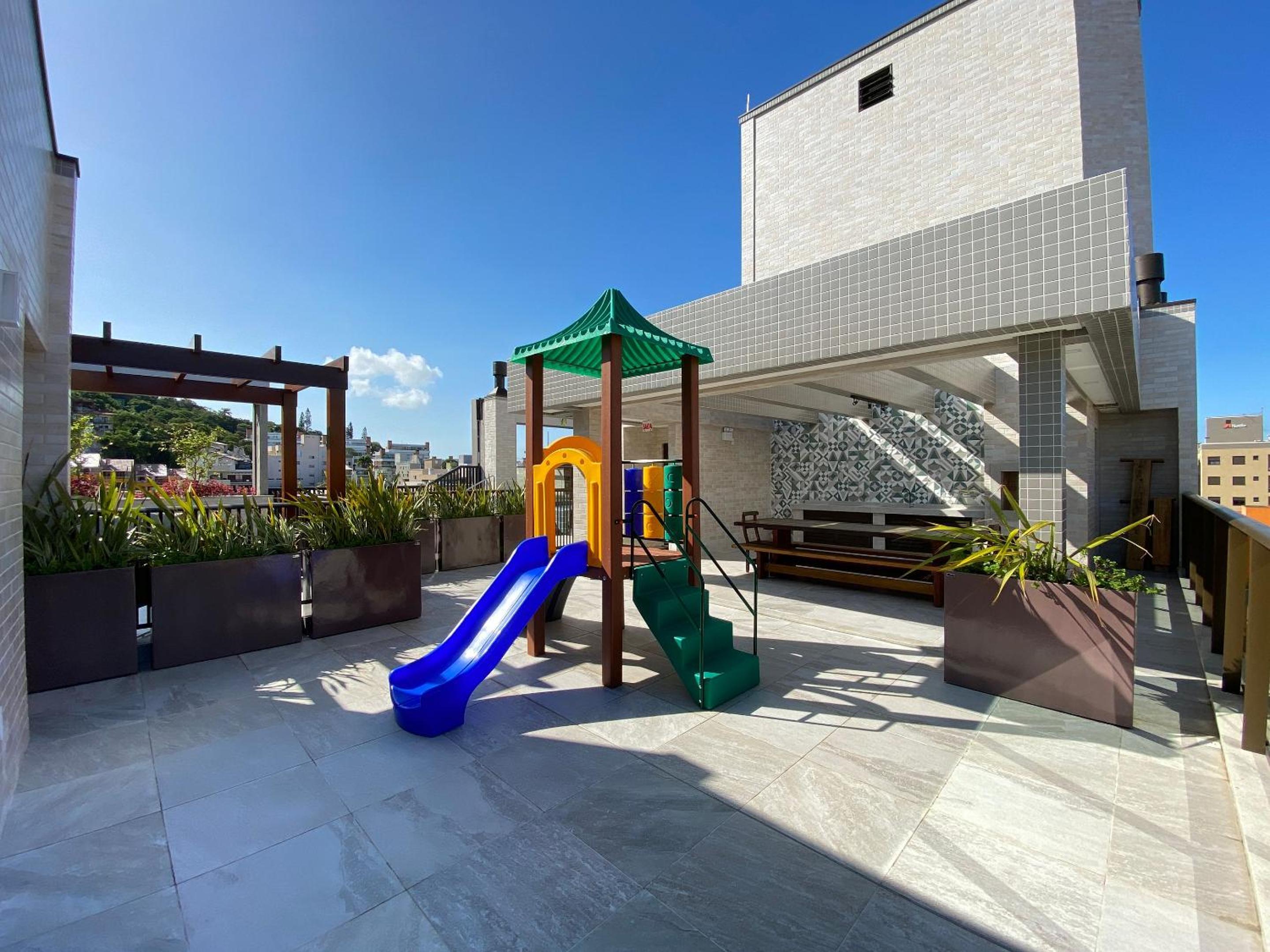 Sunrise Apartment for Rent with 2 suites