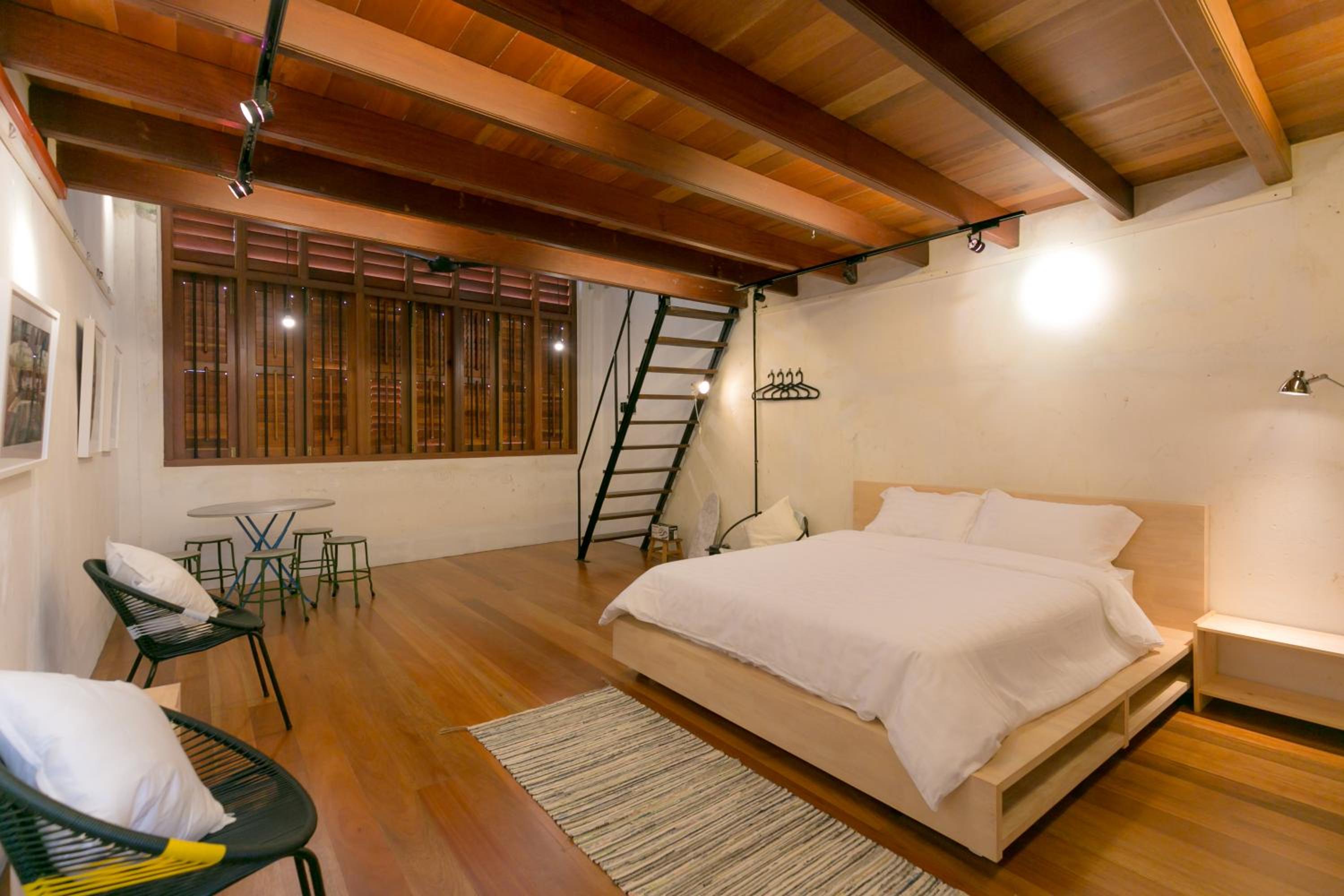Central Georgetown - Loft House view 3