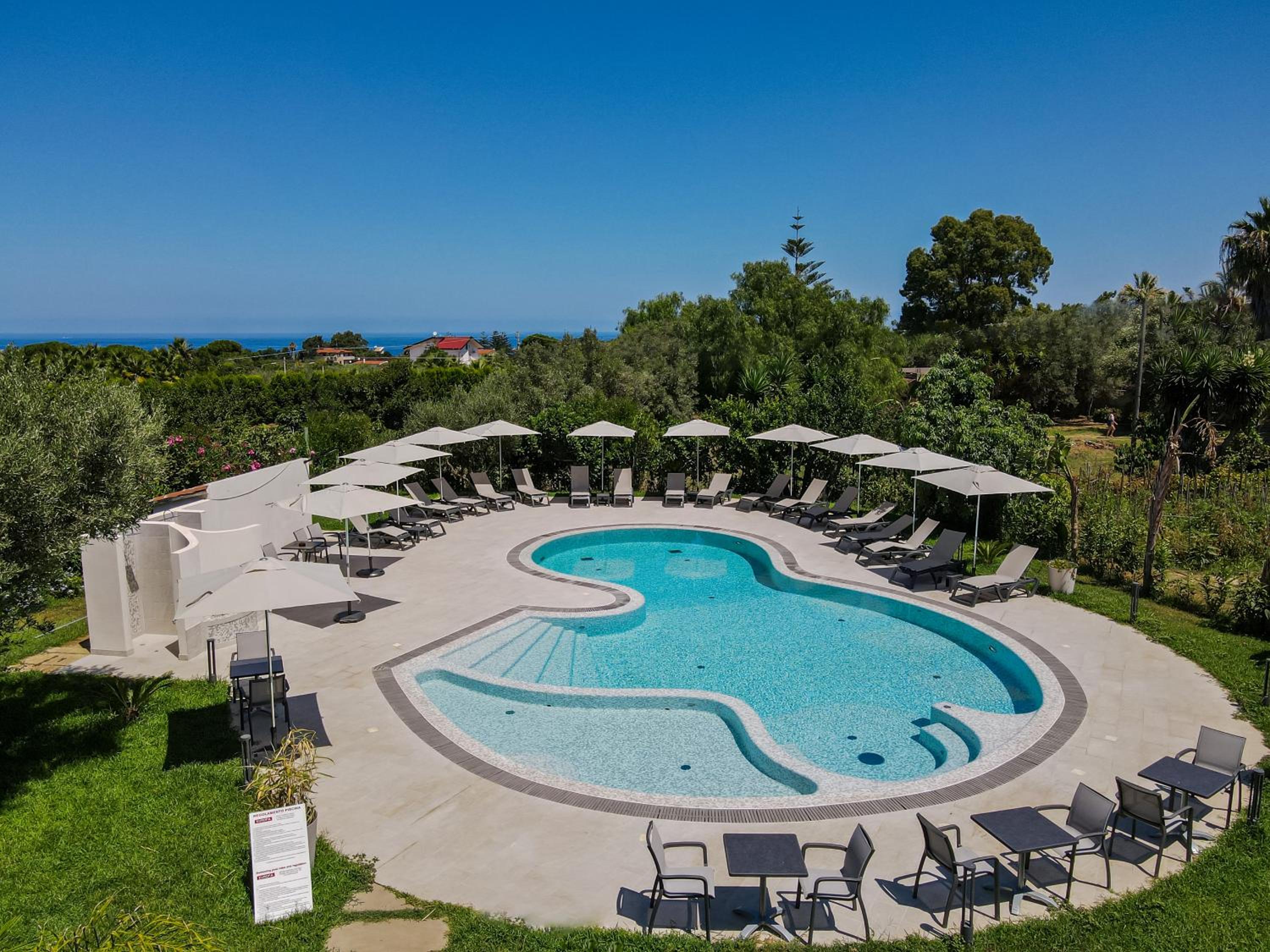 Europa rooms and restaurant view 3