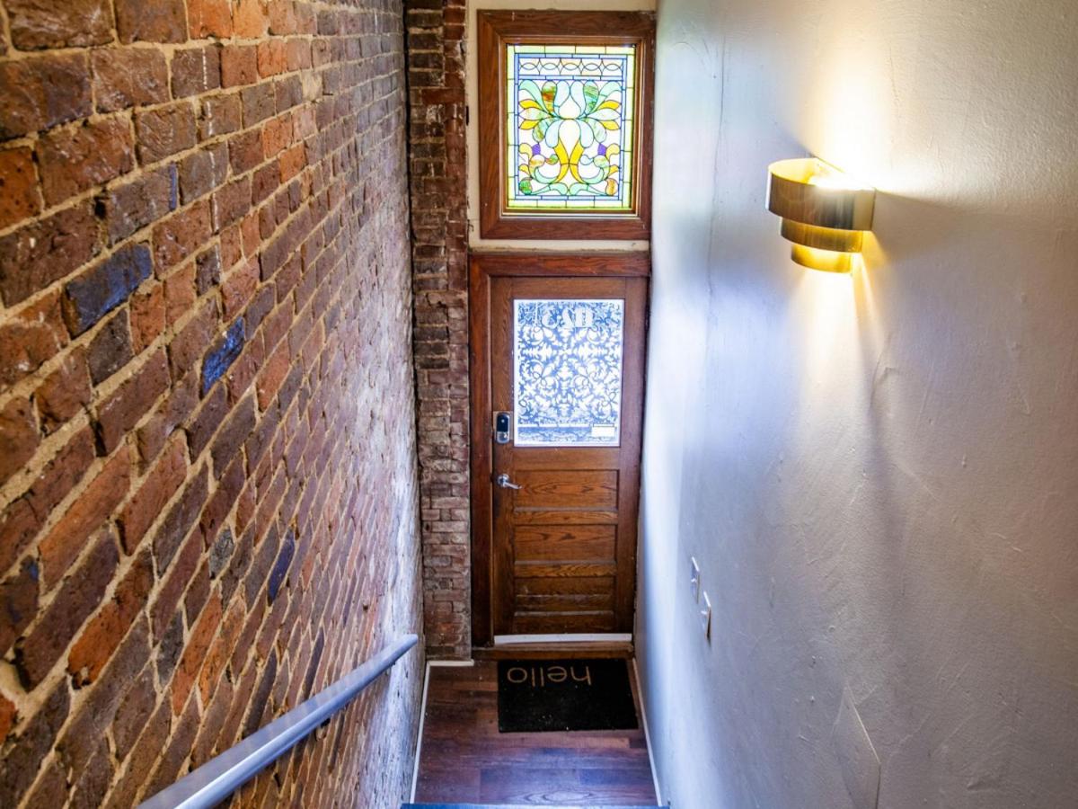 Elegant Old City Loft - Downtown view 4