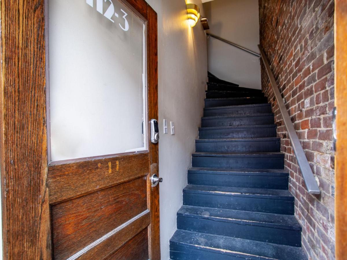 Elegant Old City Loft - Downtown view 3