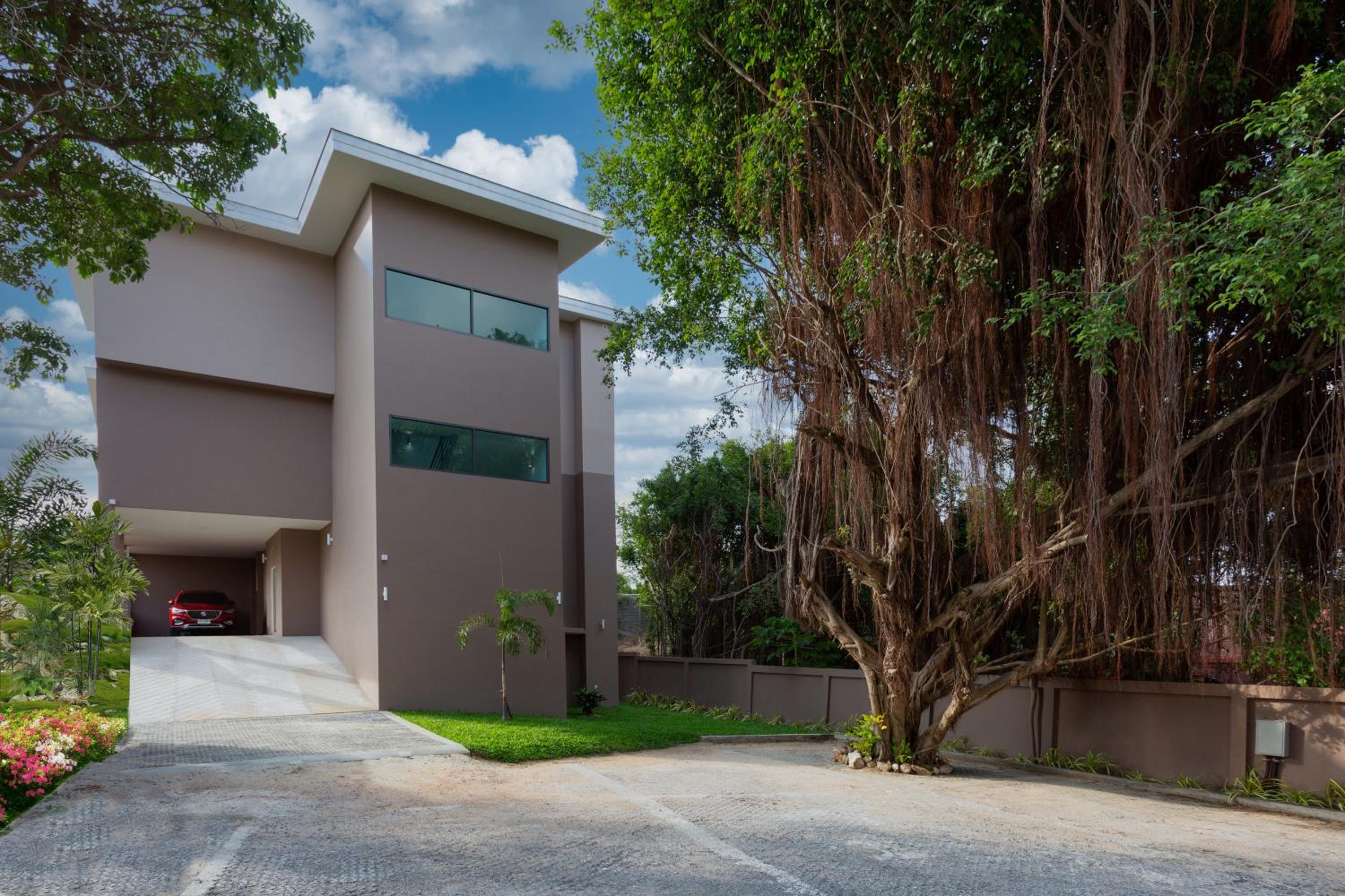 Hotel Michael villa - Image 1