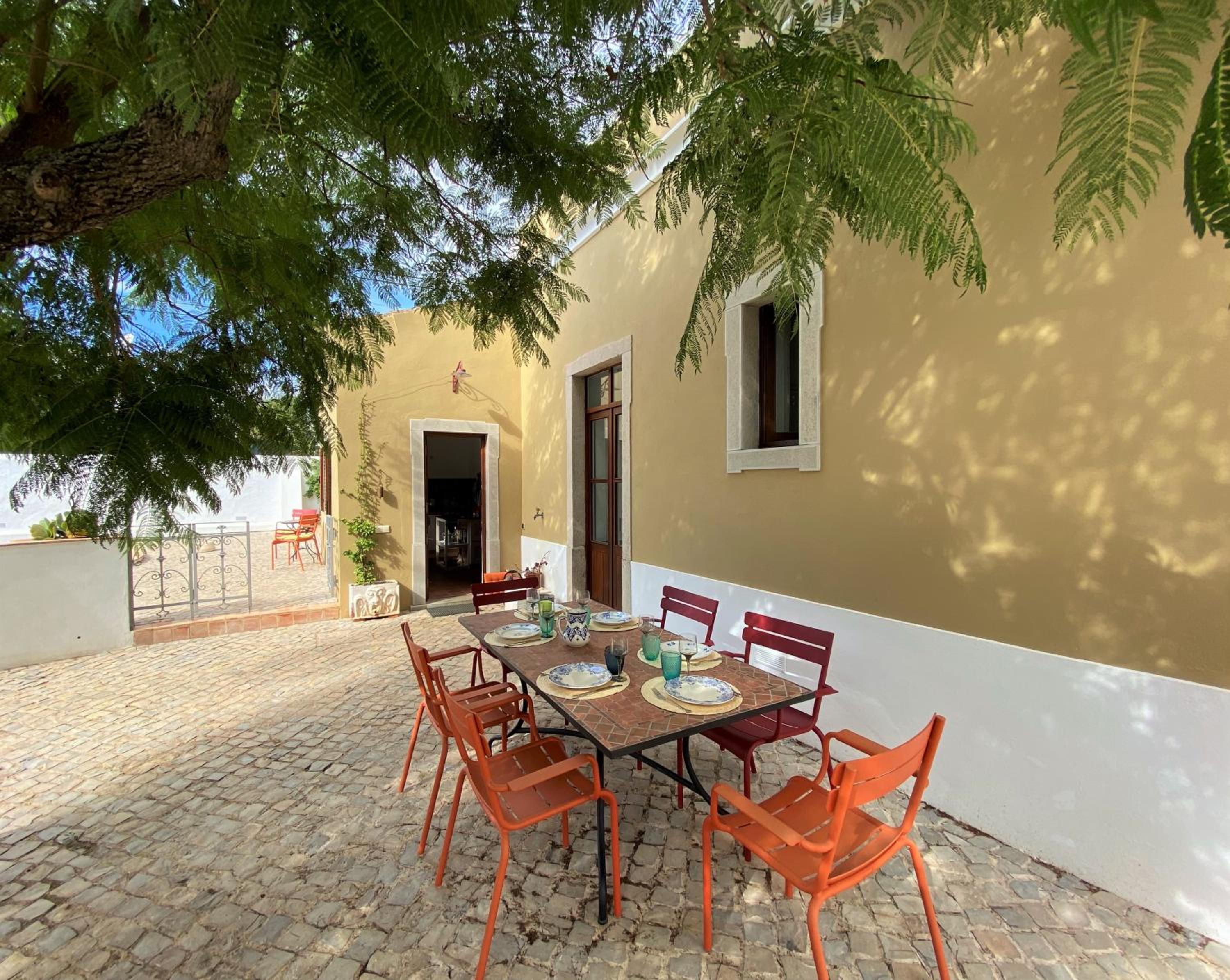 Quinta do Pinto - Holiday Villa near Faro, Algarve - 4 Bedroom, Pool, Rooftop Terrace