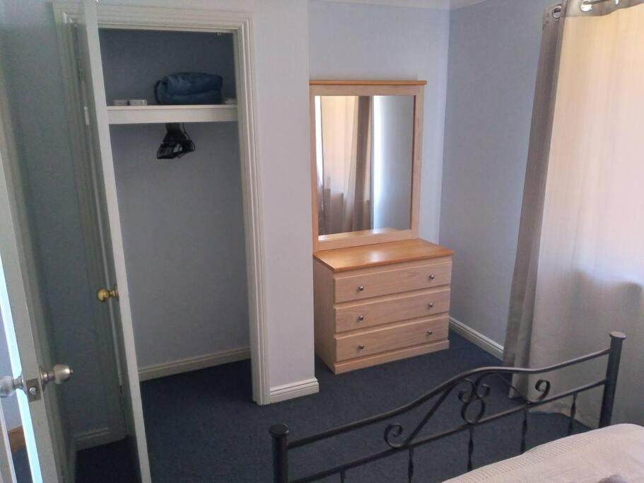 Cosy 2 bedroom Unit in a secure gated complex