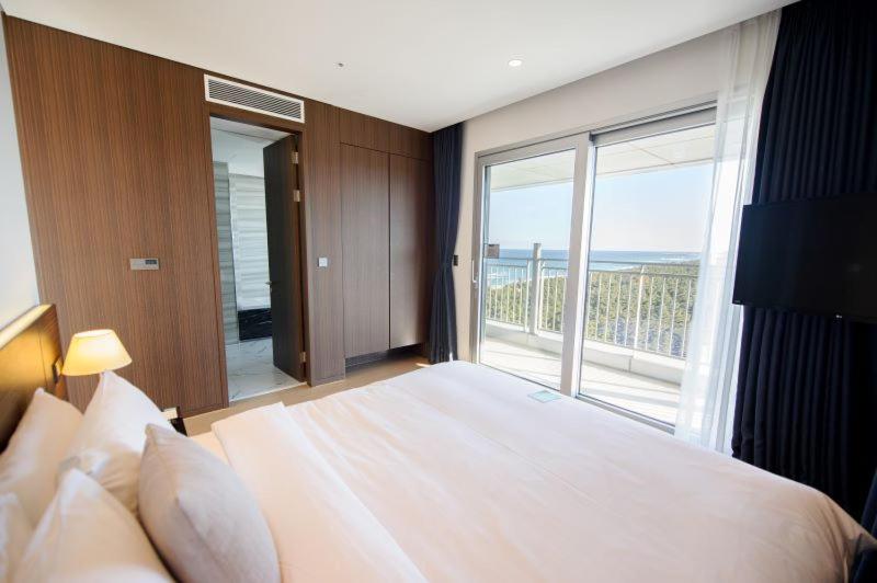St. John's Hotel 80