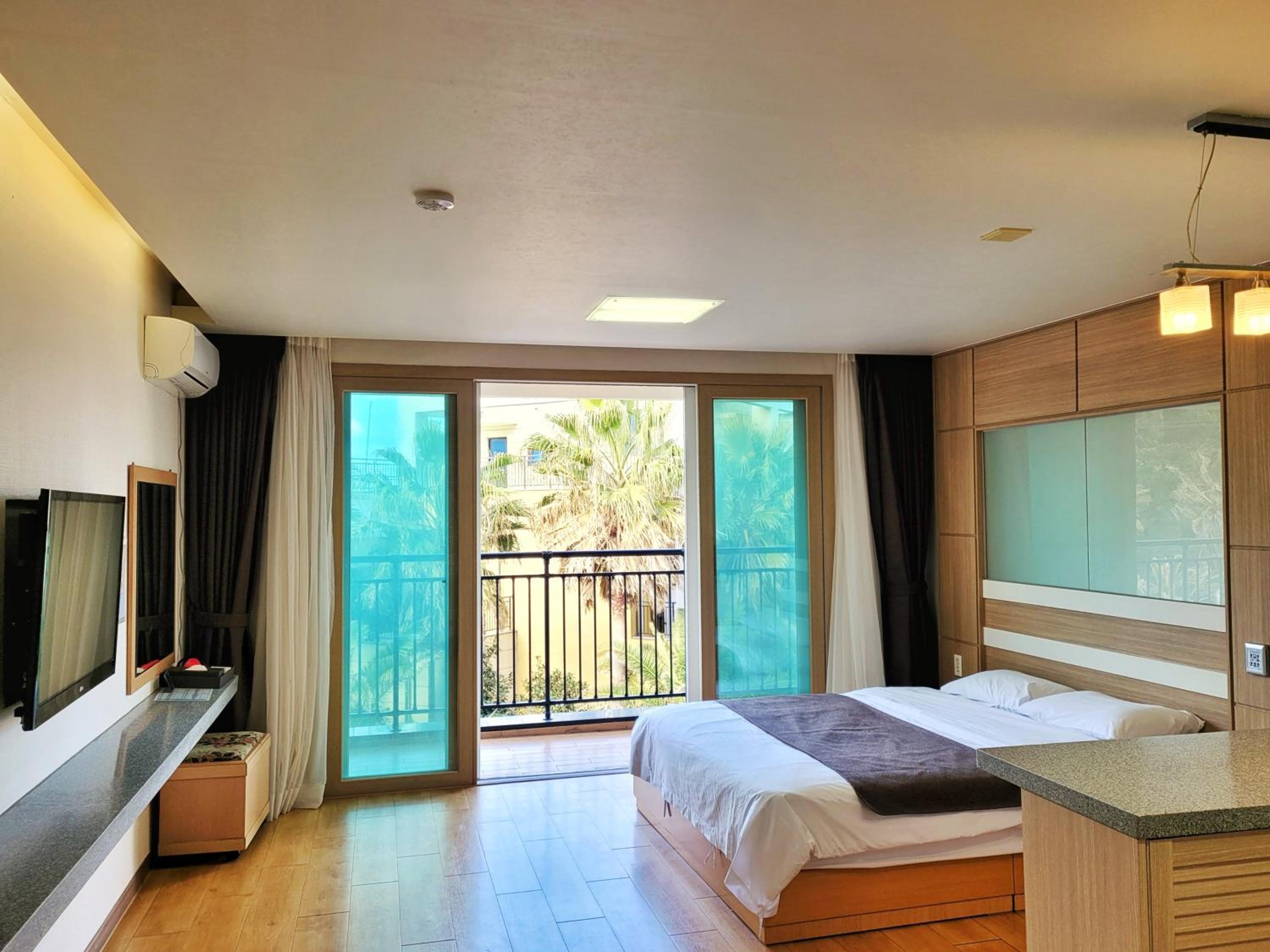Amoureux Resort