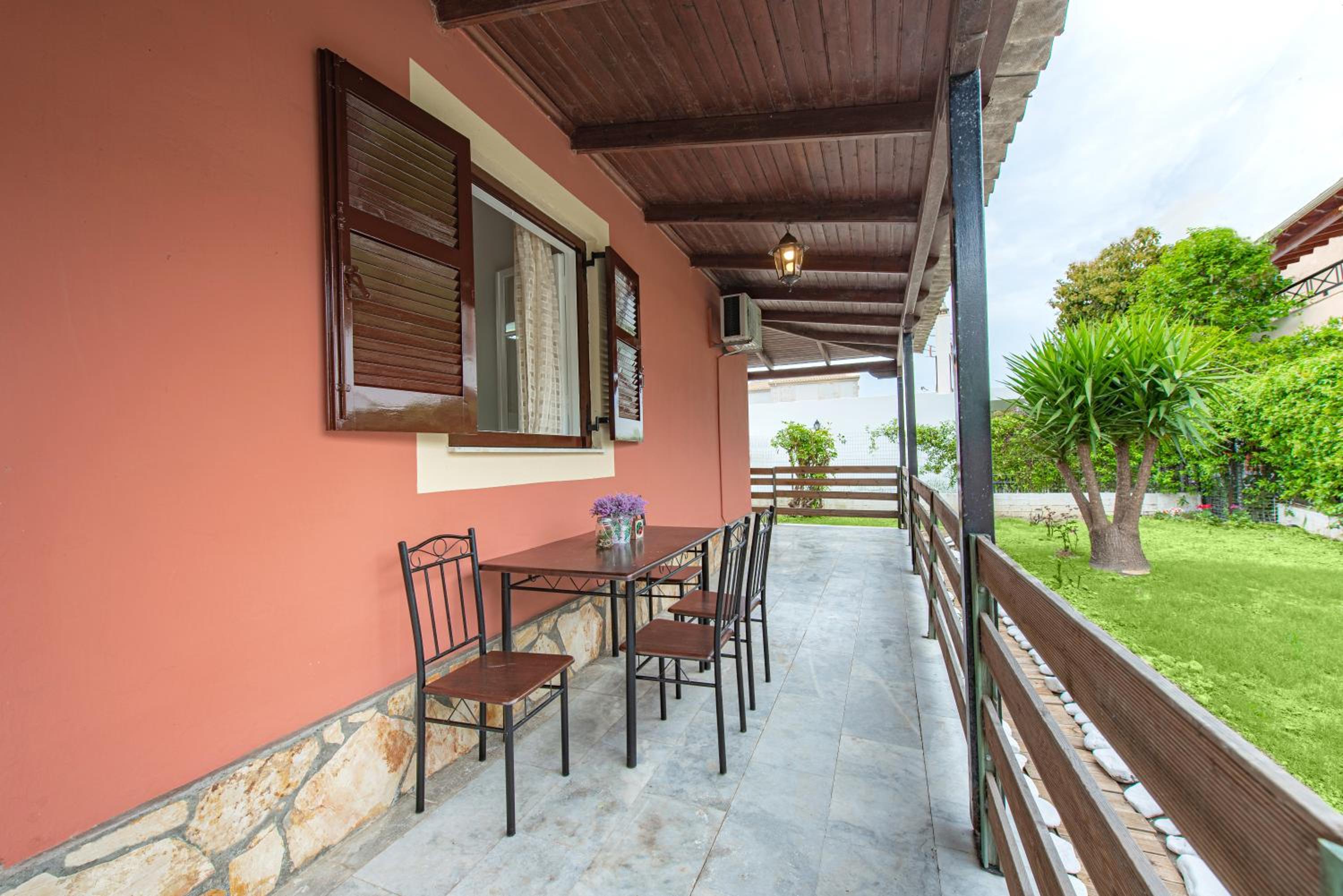 Villa Popi on the beach of Agios Gordios view 4