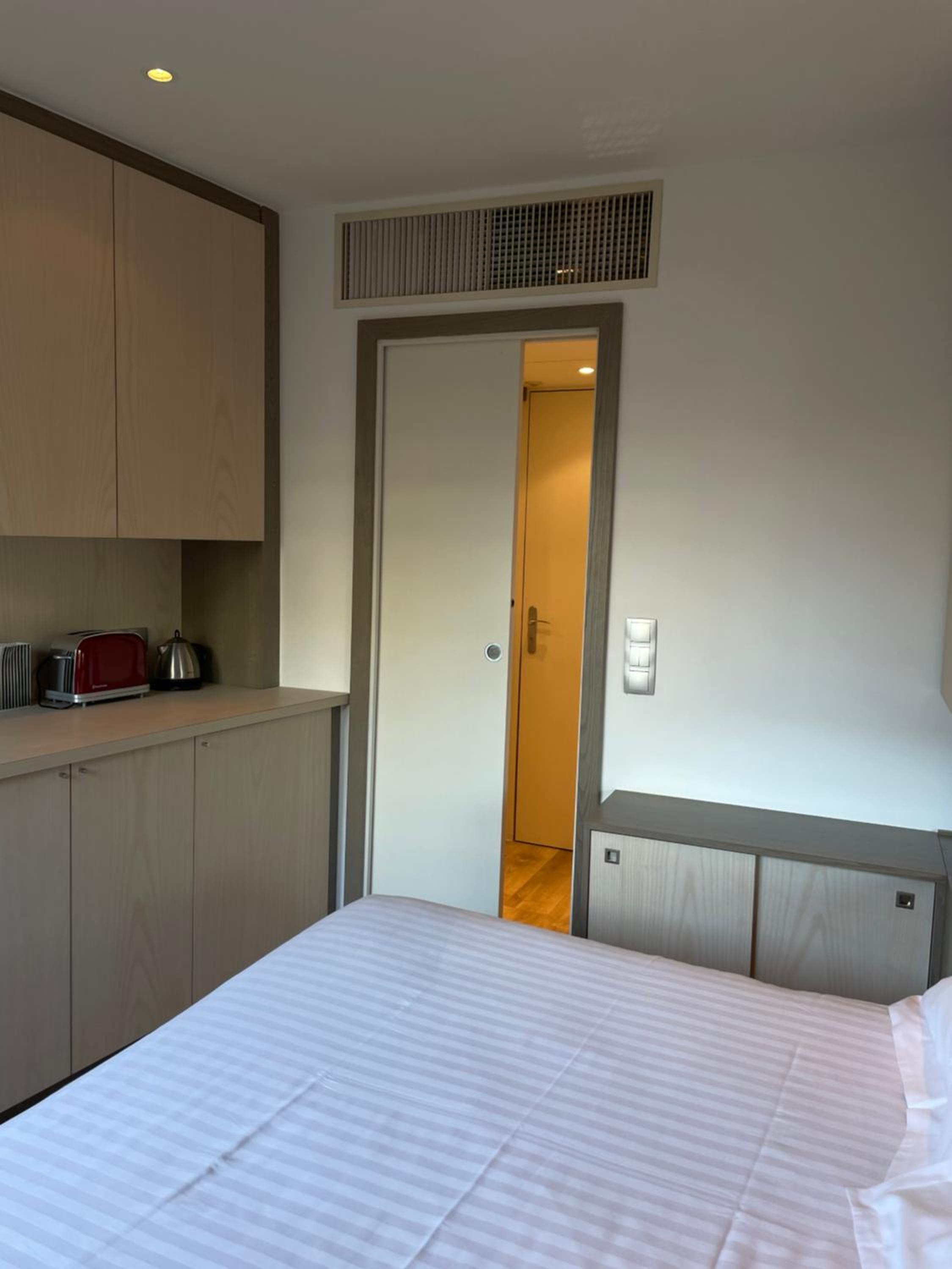 Chambre idéalement située à 50m de la Croisette photo 4