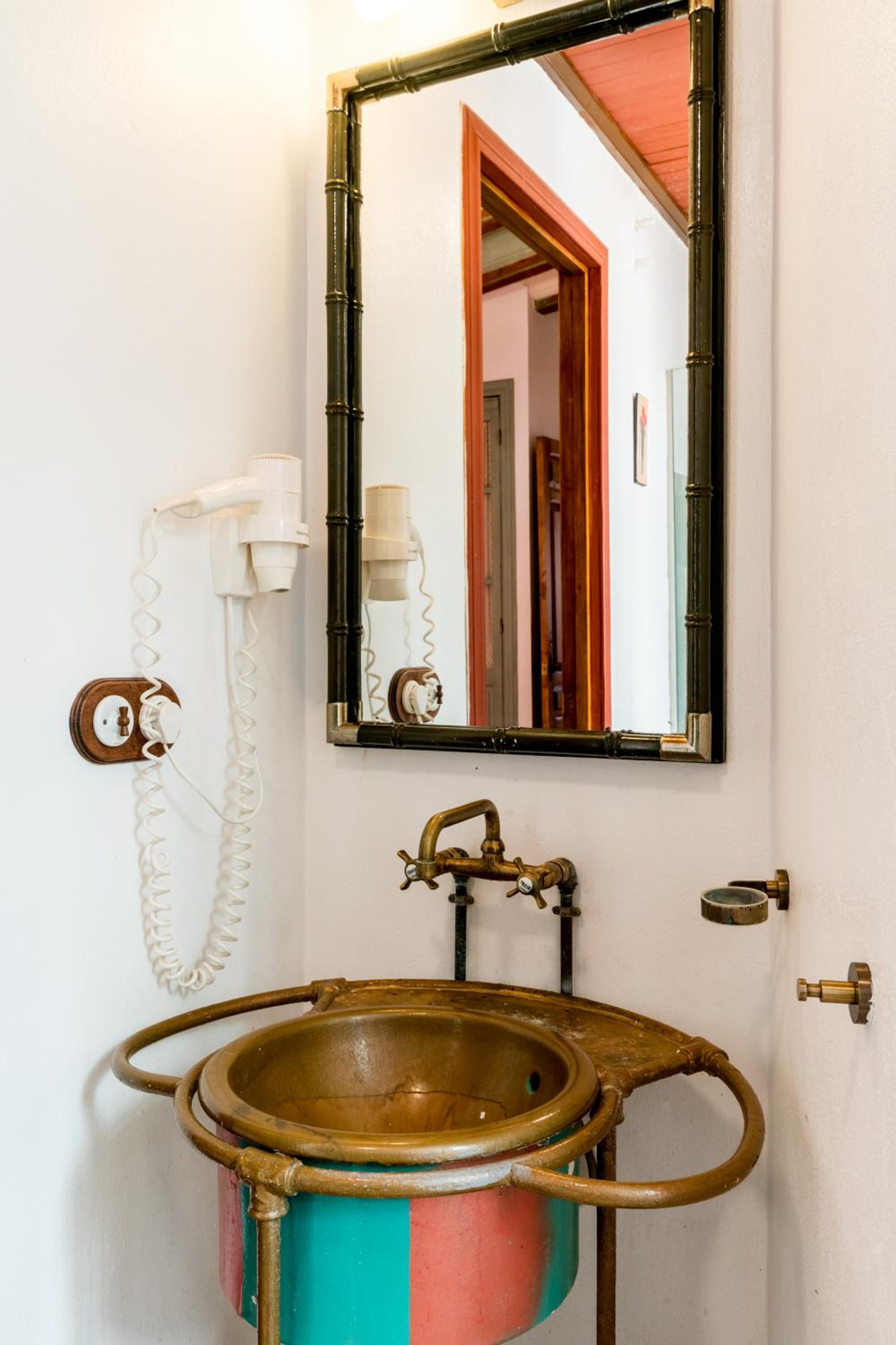 Alameda Suites Apartments