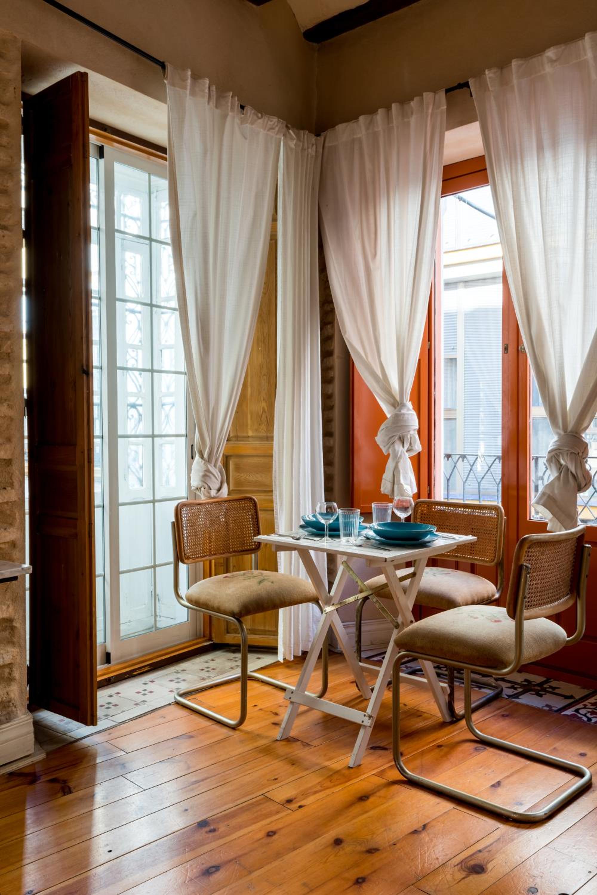 Alameda Suites Apartments