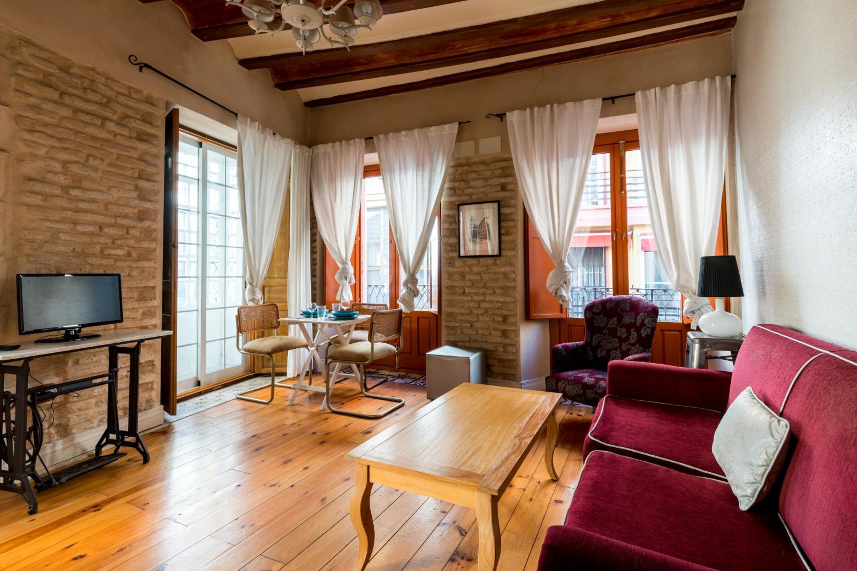 Alameda Suites Apartments