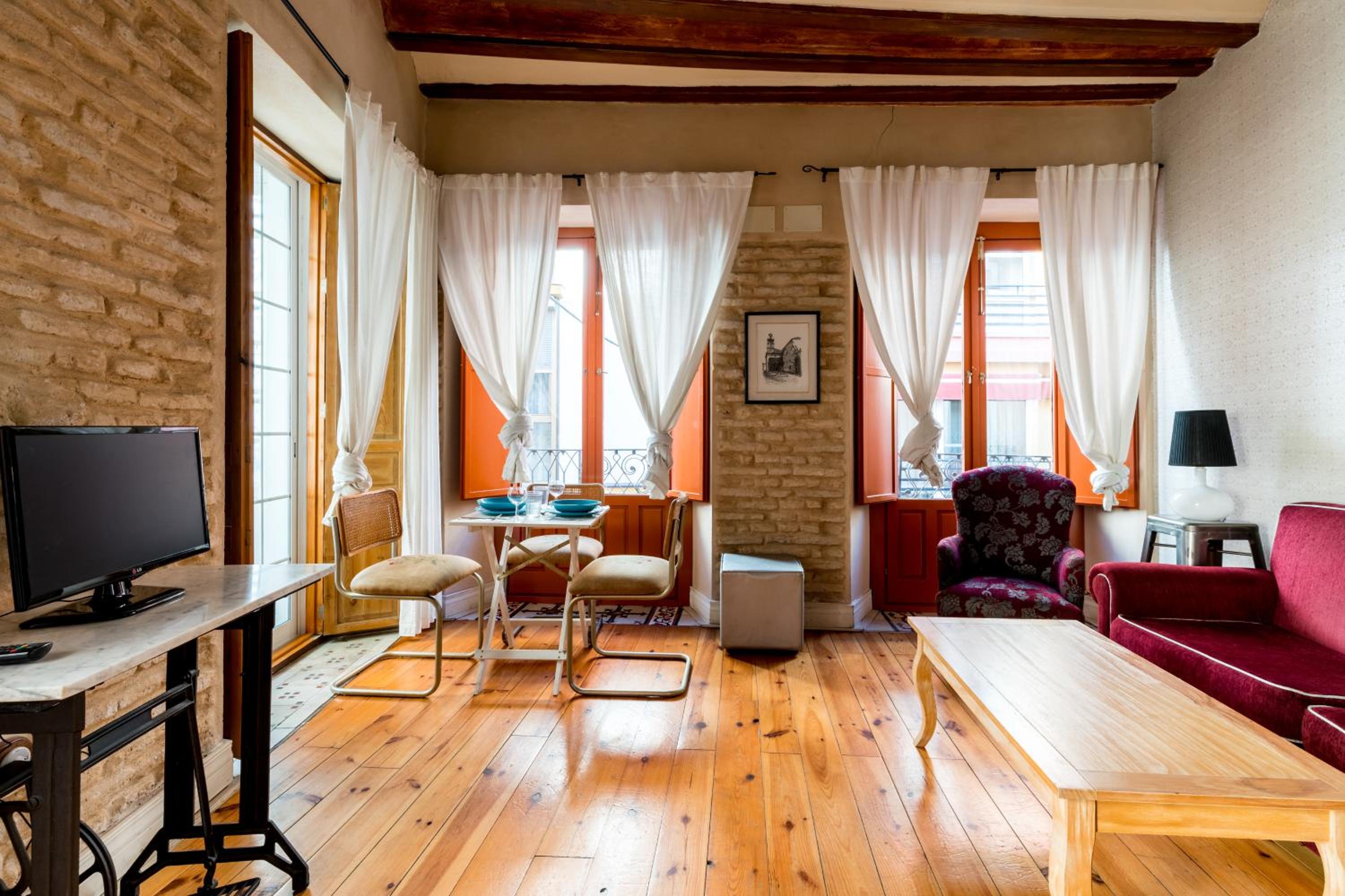 Alameda Suites Apartments