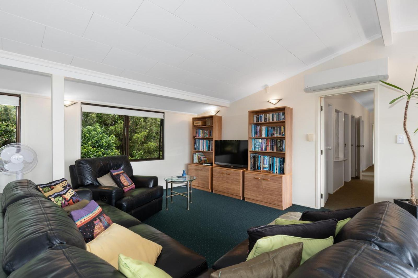 Breezy on Broadview - Opua Holiday Home view 3