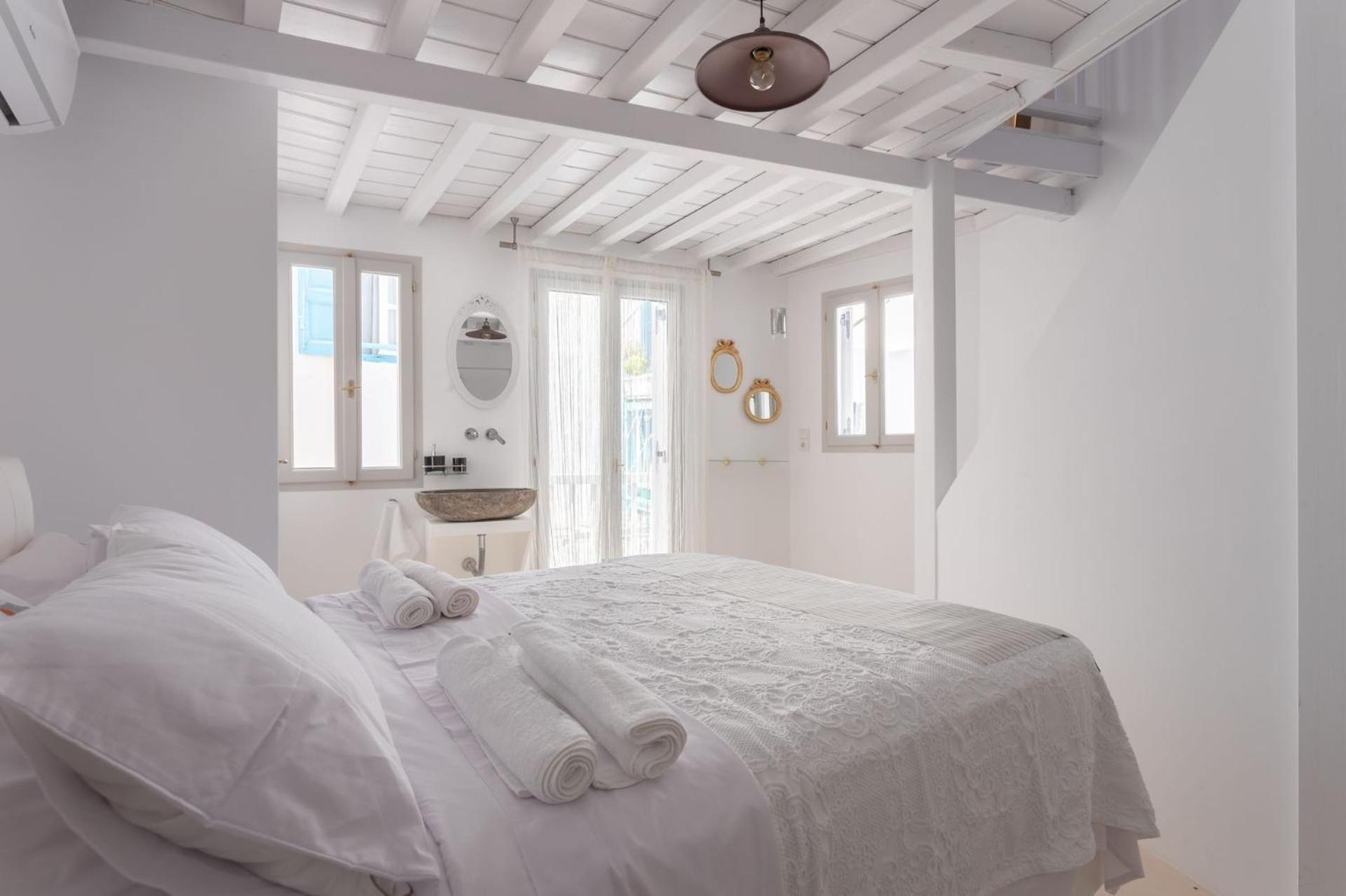 aníko suites Chora