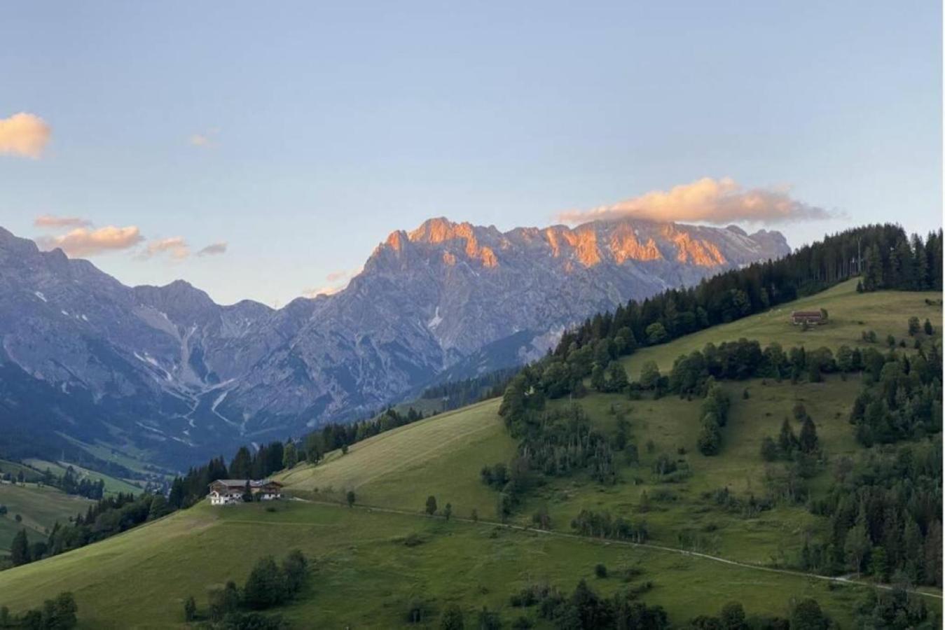 Appartement mit Balkon und Hallenbad