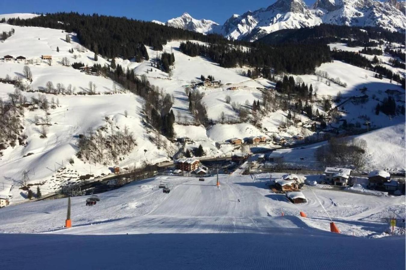 Appartement mit Balkon und Hallenbad