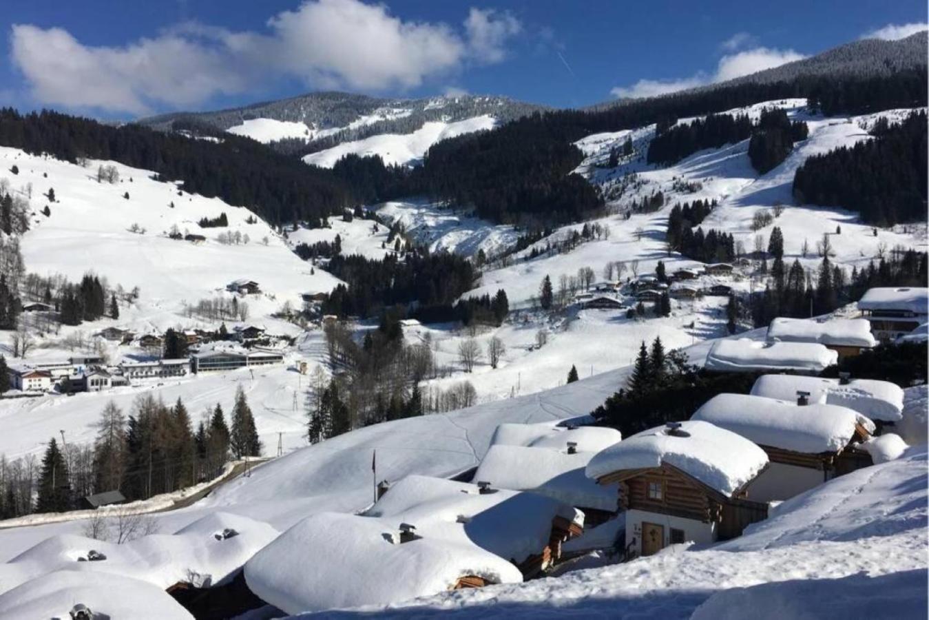Appartement mit Balkon und Hallenbad
