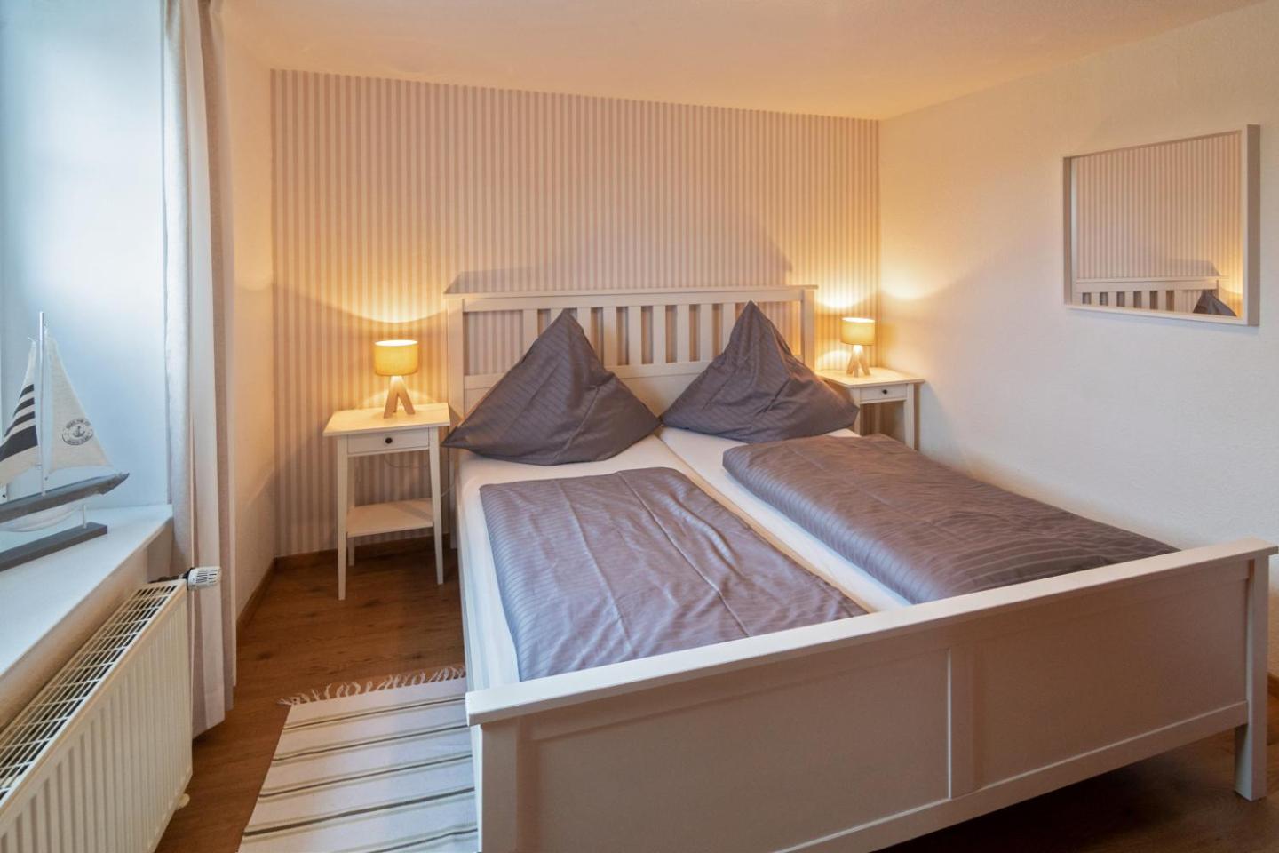 Strandkorb en Neßmersiel — bedroom