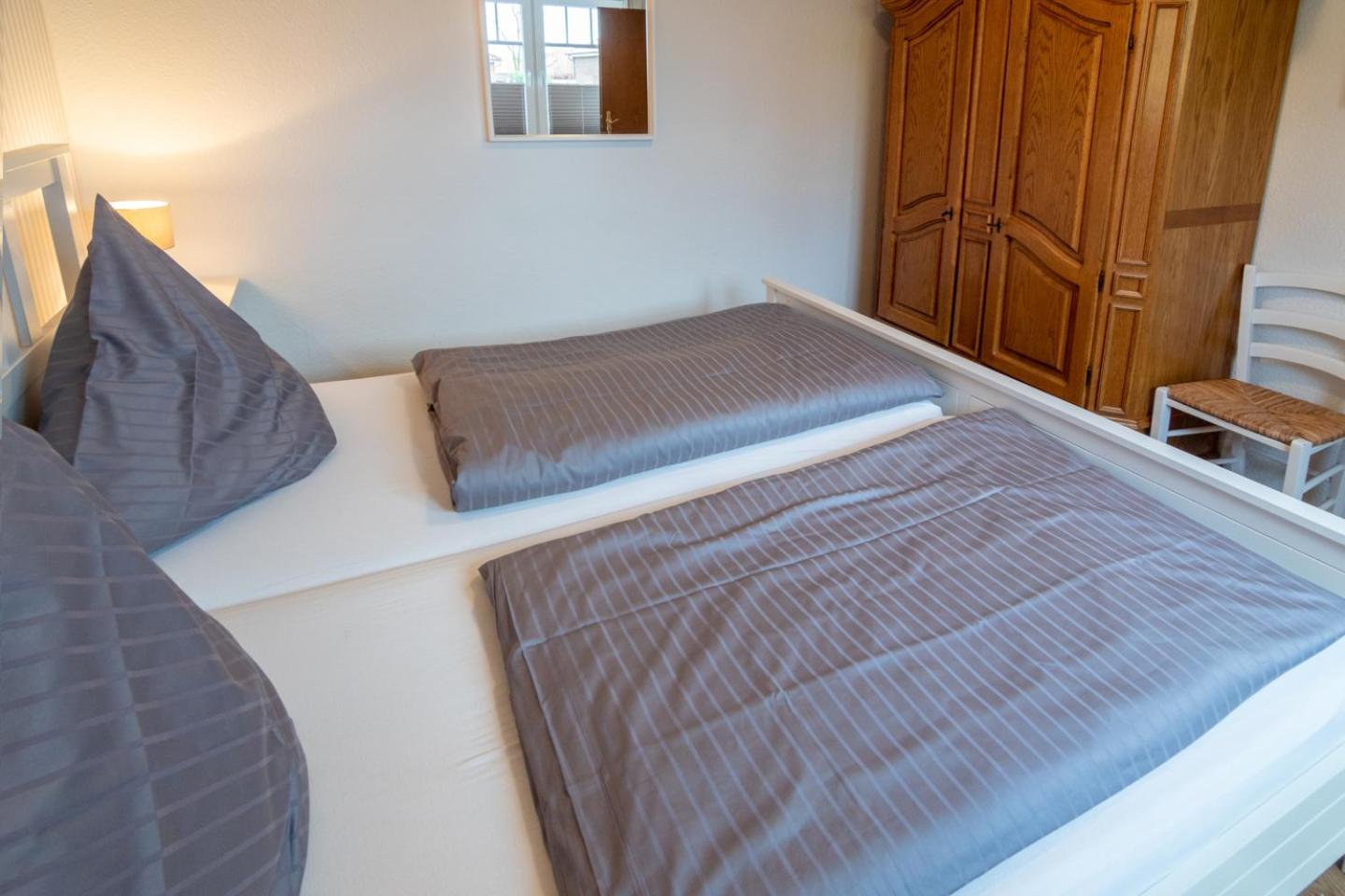 Strandkorb en Neßmersiel — bedroom