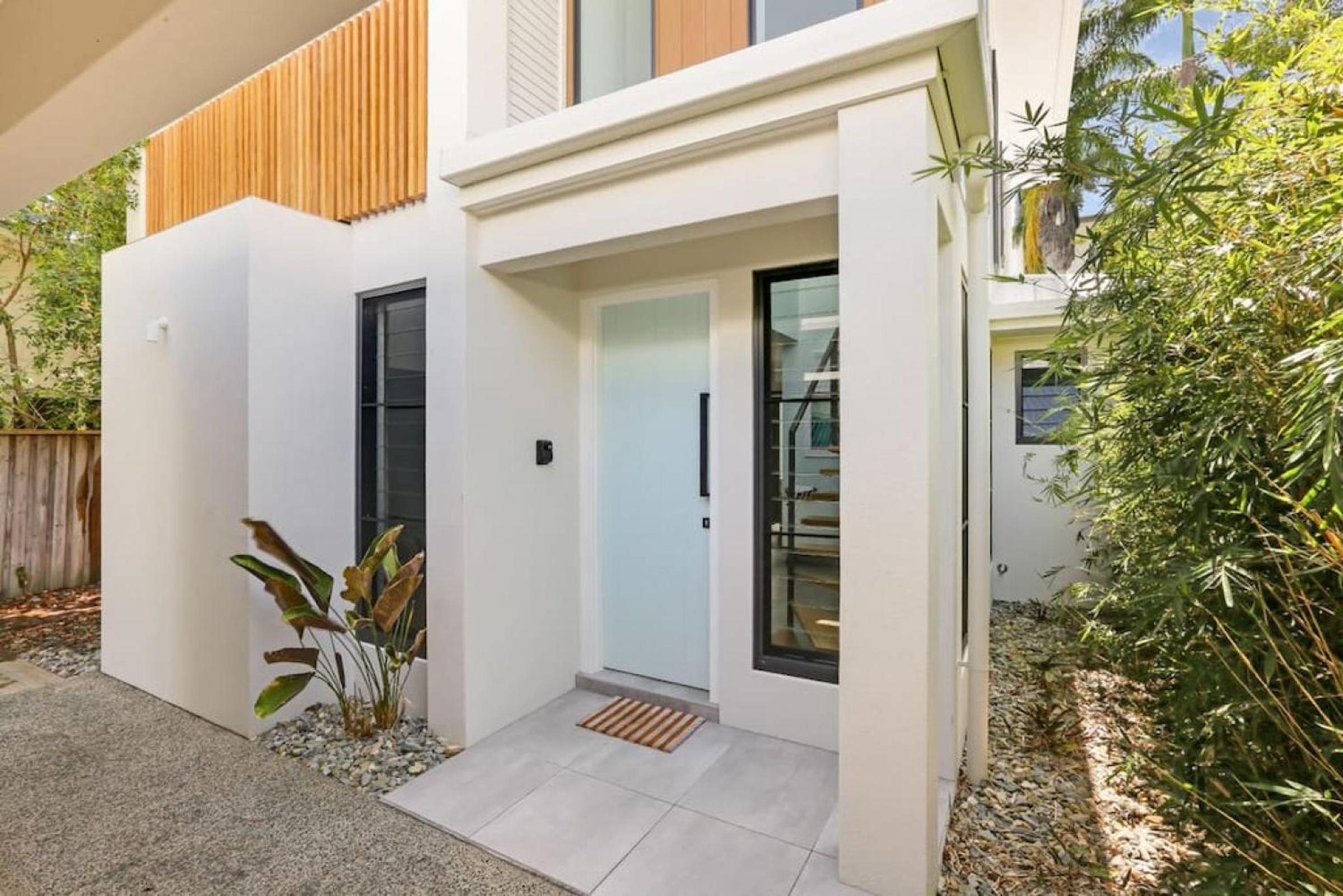 Carinya - Secluded luxury minutes from the beach view 2
