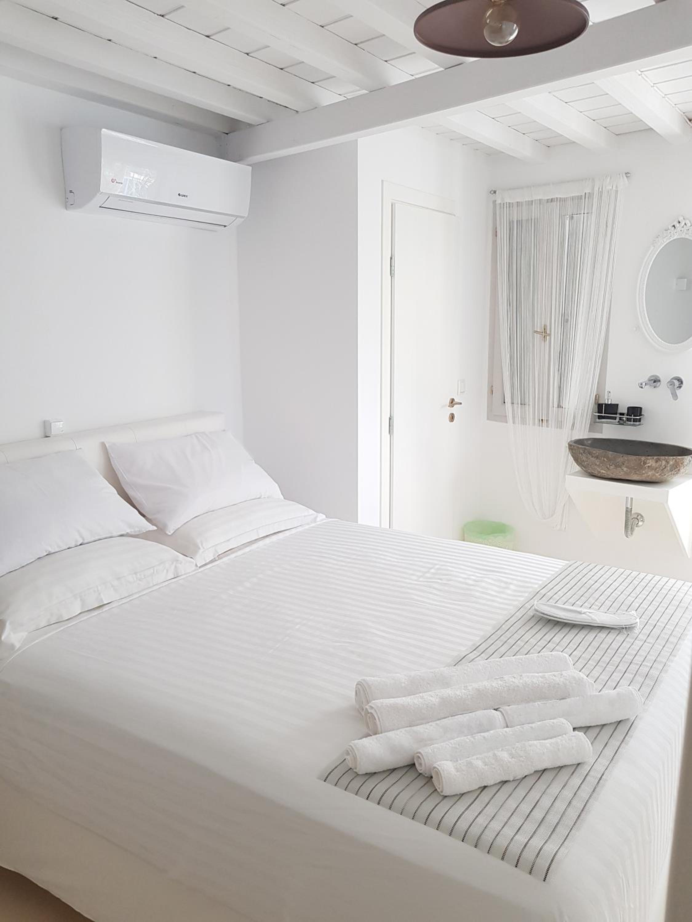 aníko suites Chora