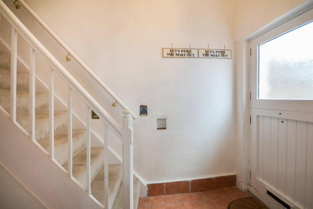 Rose Cottage - Kingsand view 3
